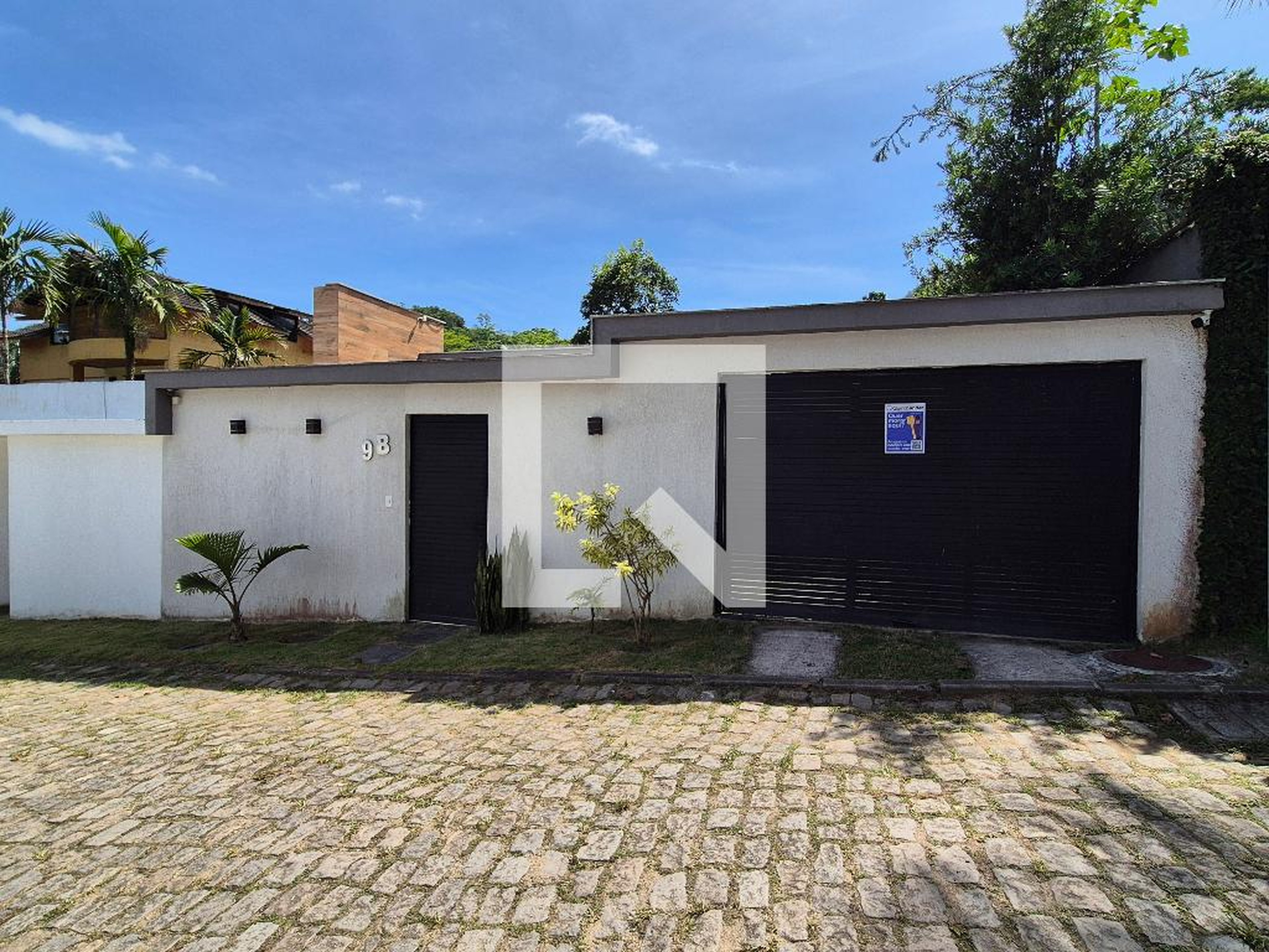 Fachada Condomínio em Caminho Cabungui, 56