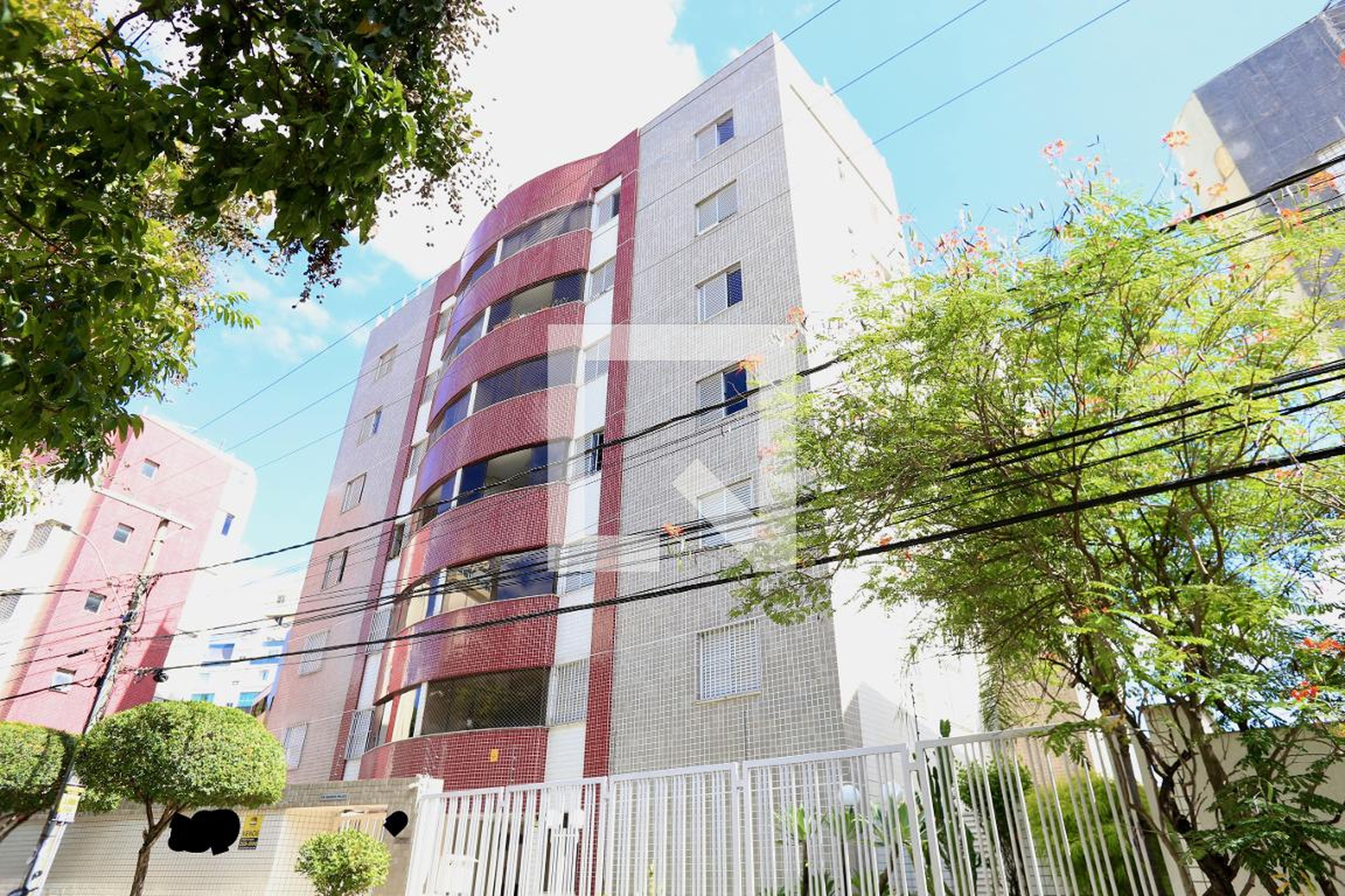 Fachada Condomínio em Rua Biaggio Polizzi, 240