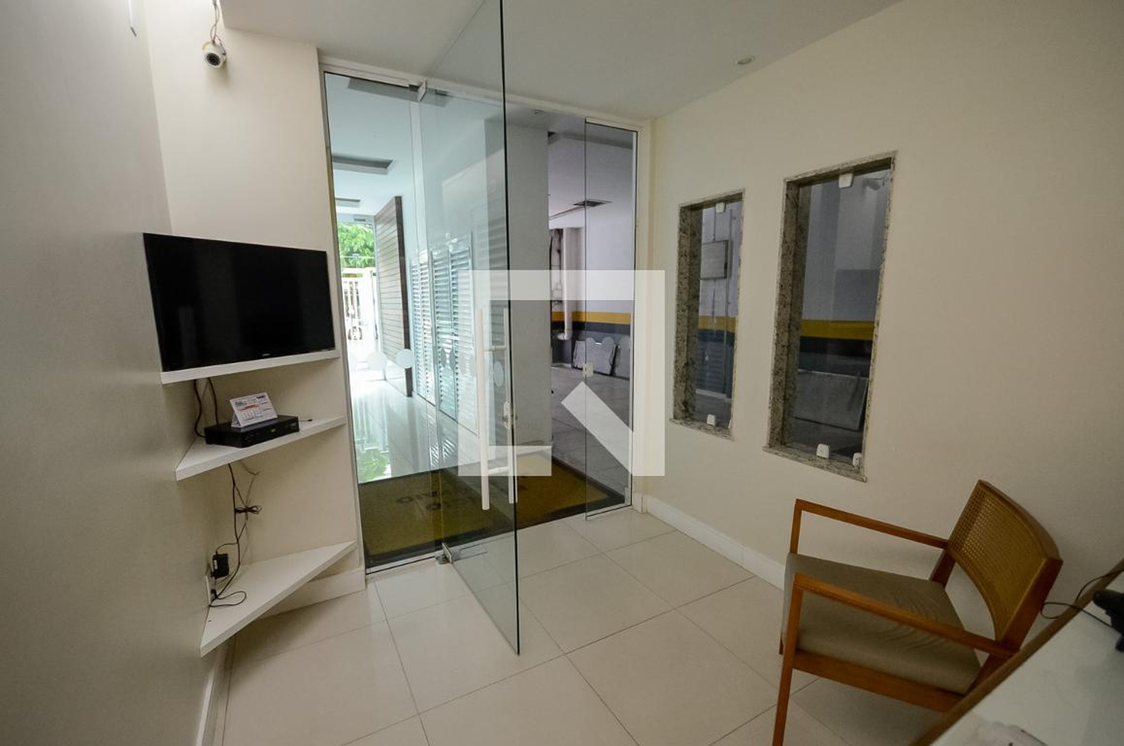 Hall - J. A. Sampaio