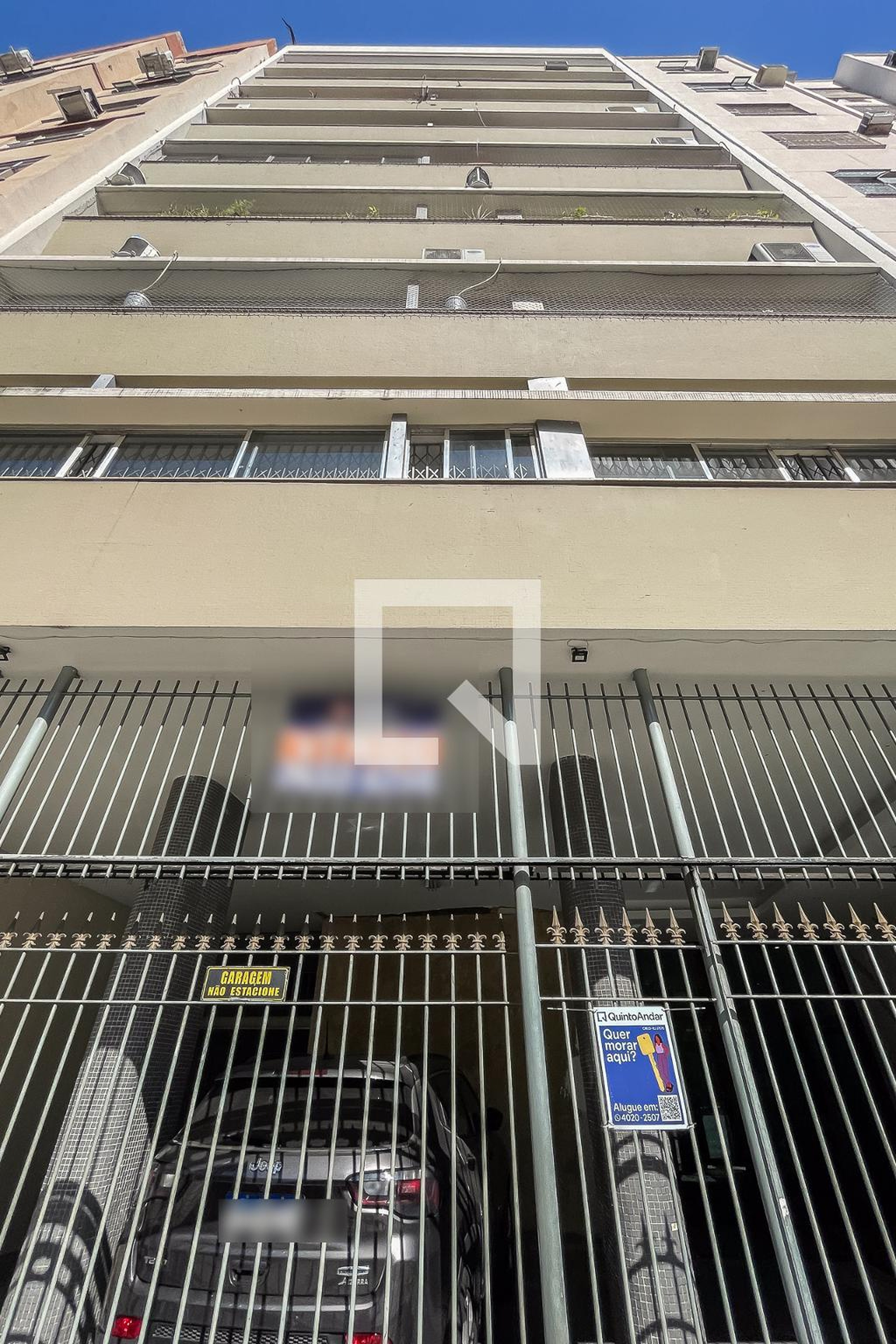 Fachada Edifício Futurista