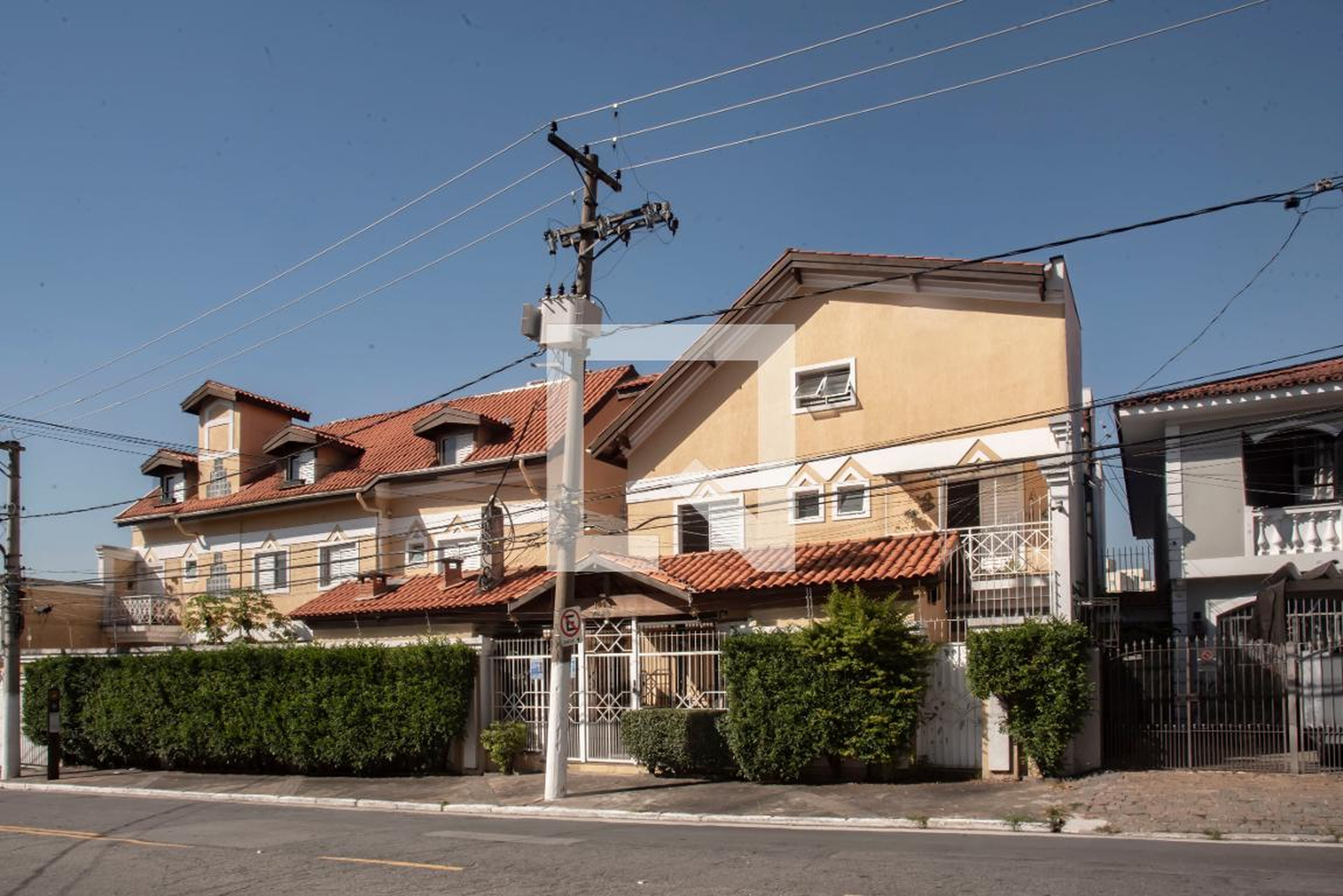 Fachada do Condomínio Condomínio em Rua Ibituruna, 1026