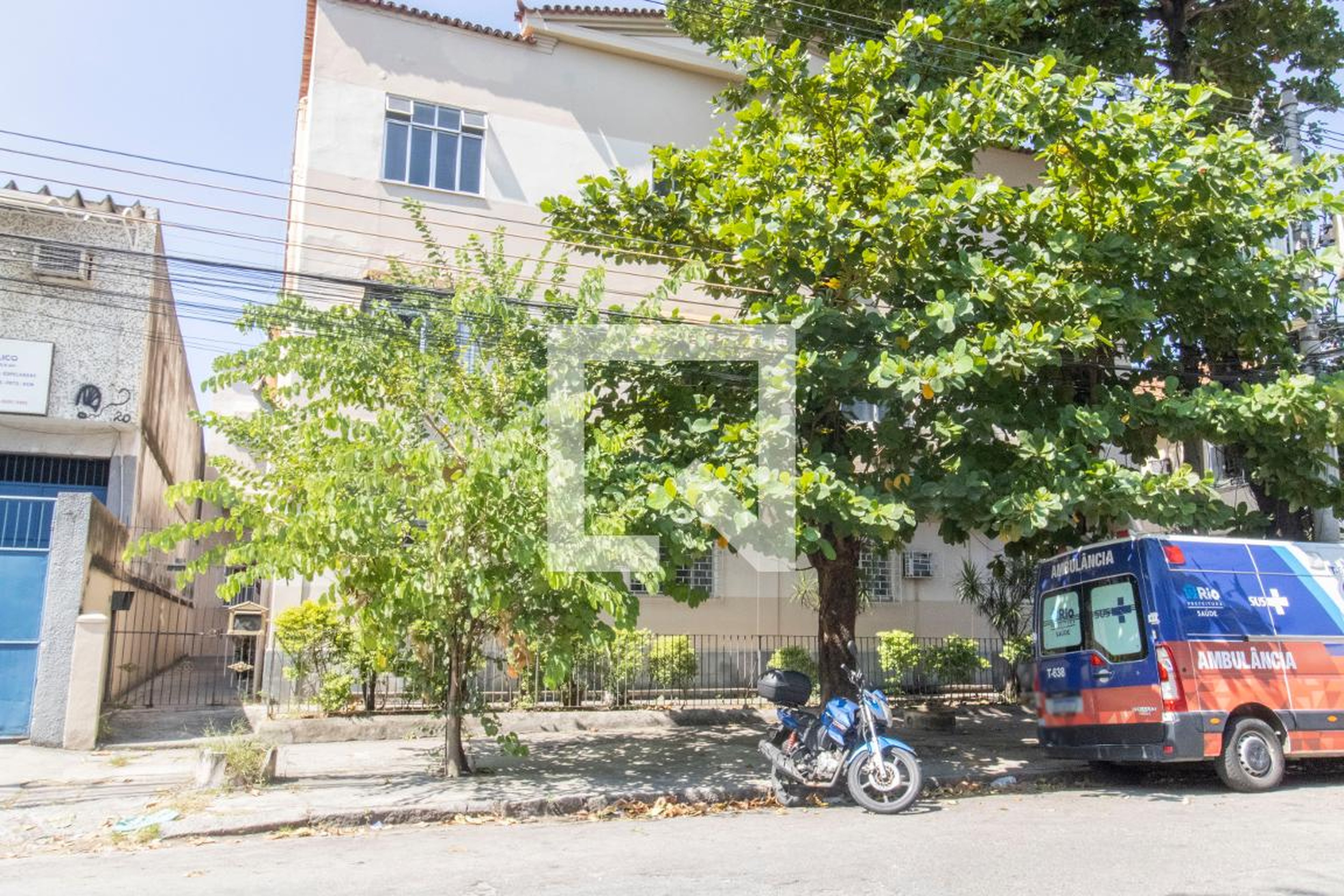 Fachada Condomínio em Rua Califórnia, 113