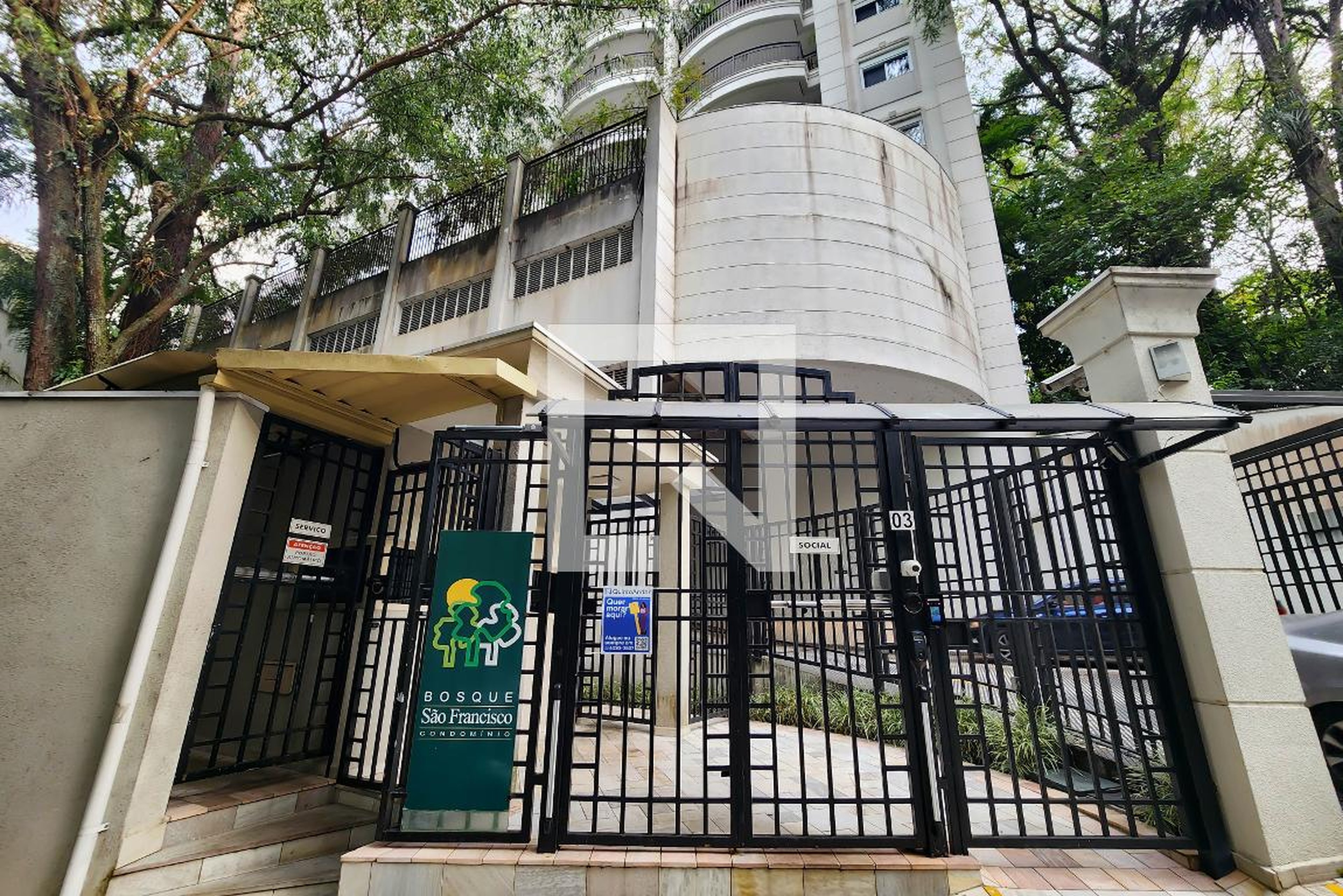 Fachada Condomínio em Rua Conde Luiz Eduardo Matarazzo, 1