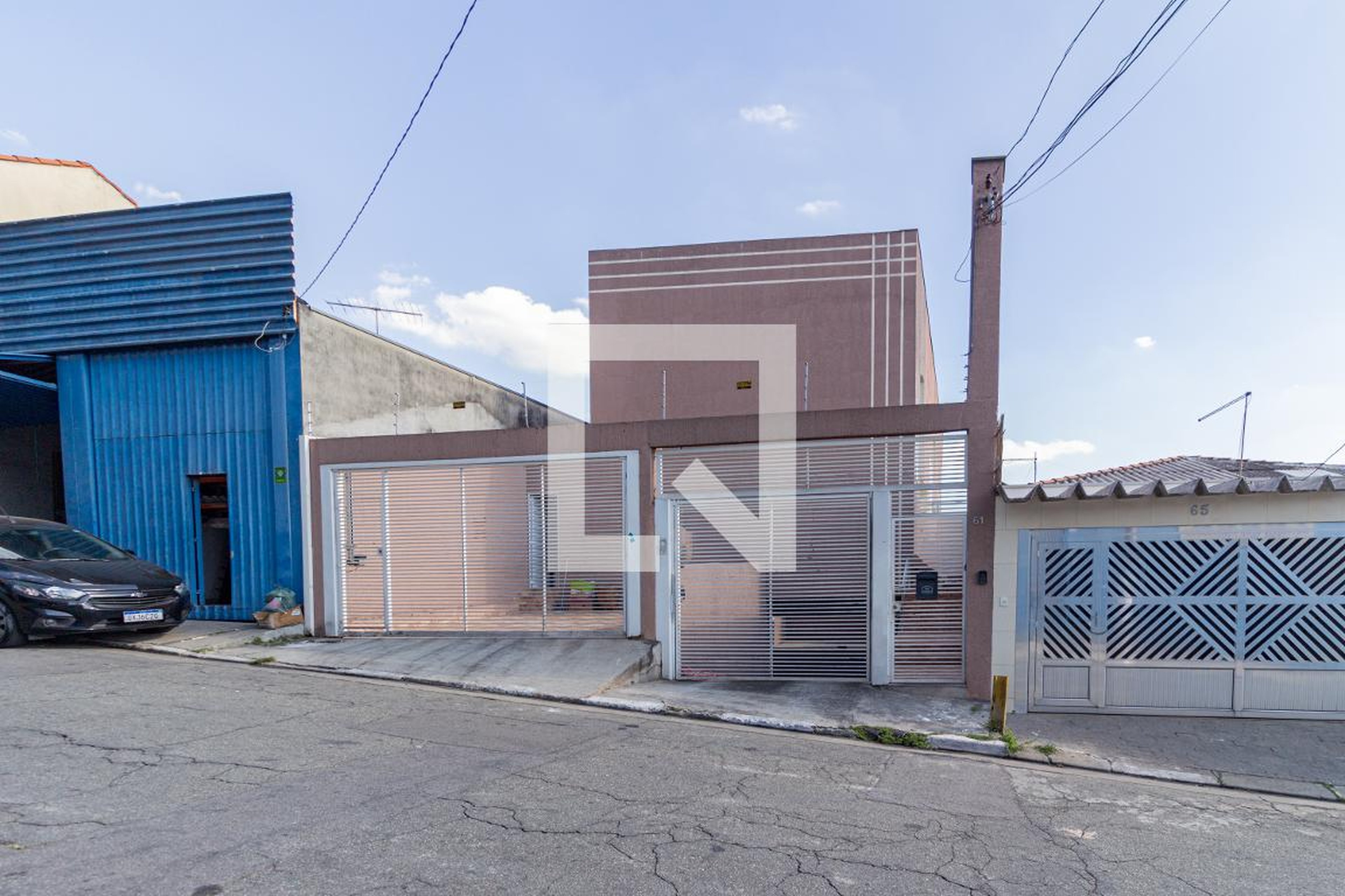 Fachada Condomínio em Rua Raposo Tavares, 61