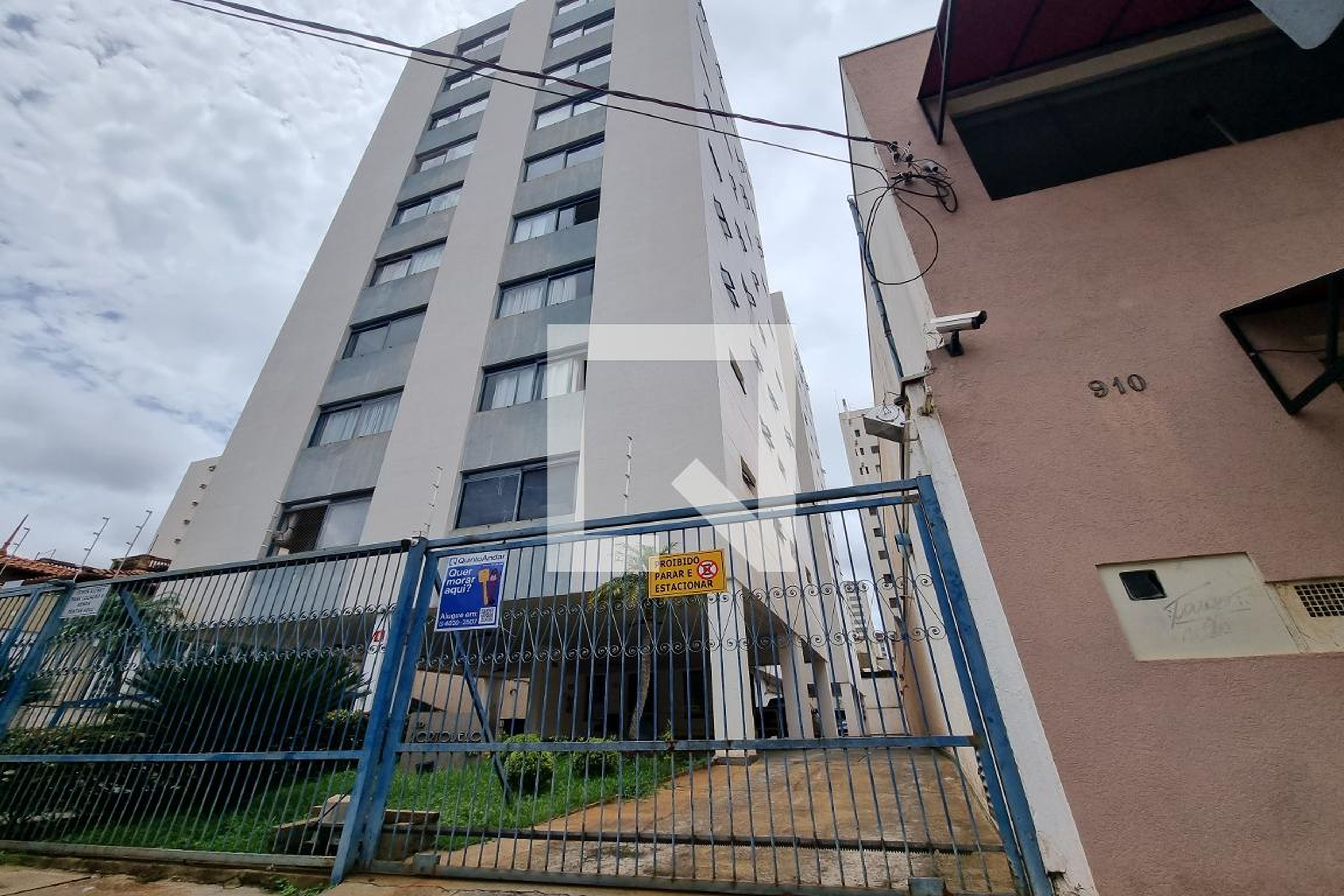 Fachada Condomínio em Rua Américo Brasiliense, 724