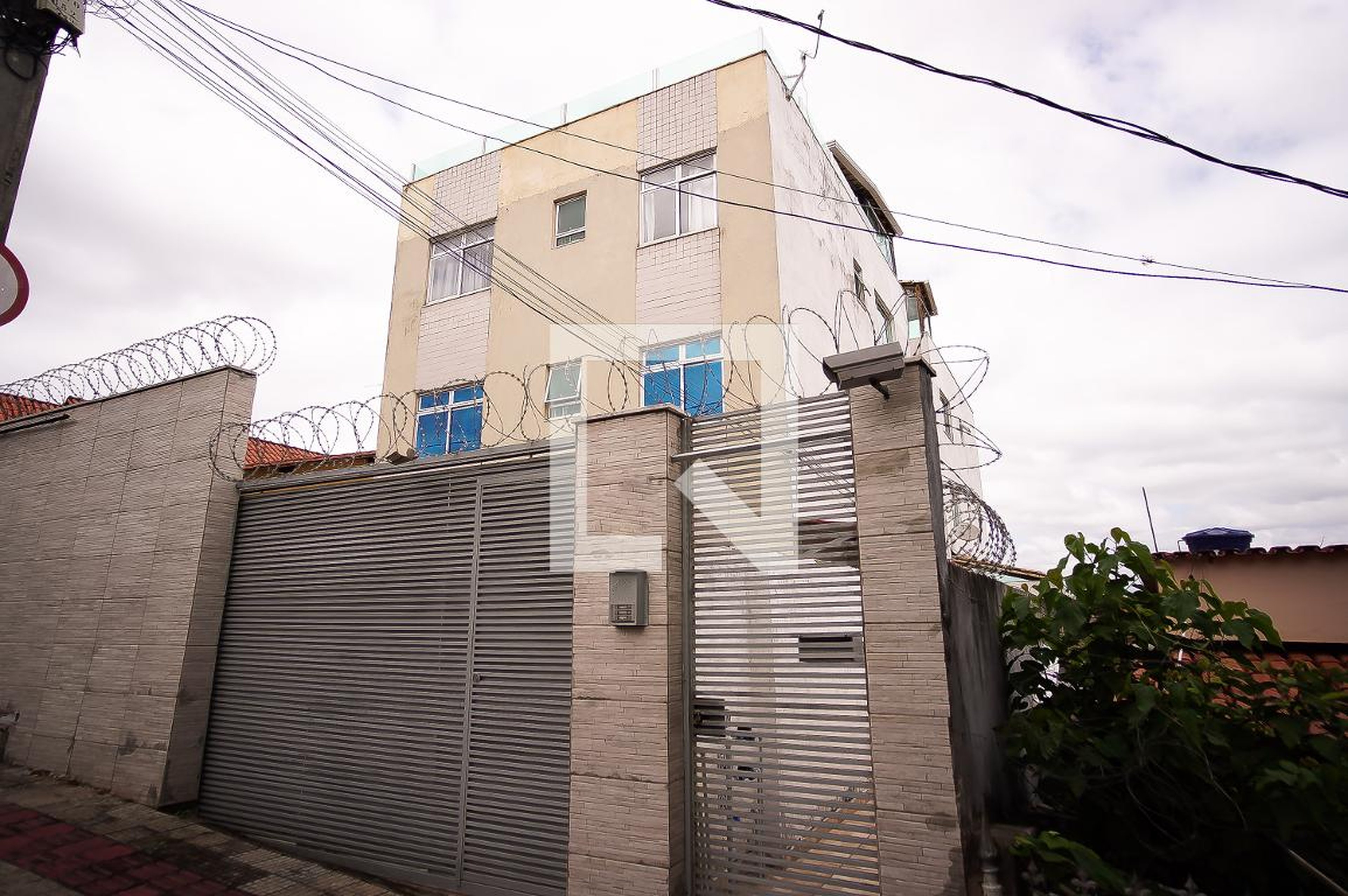 Fachada Condomínio em Rua Geralda Marinho, 465