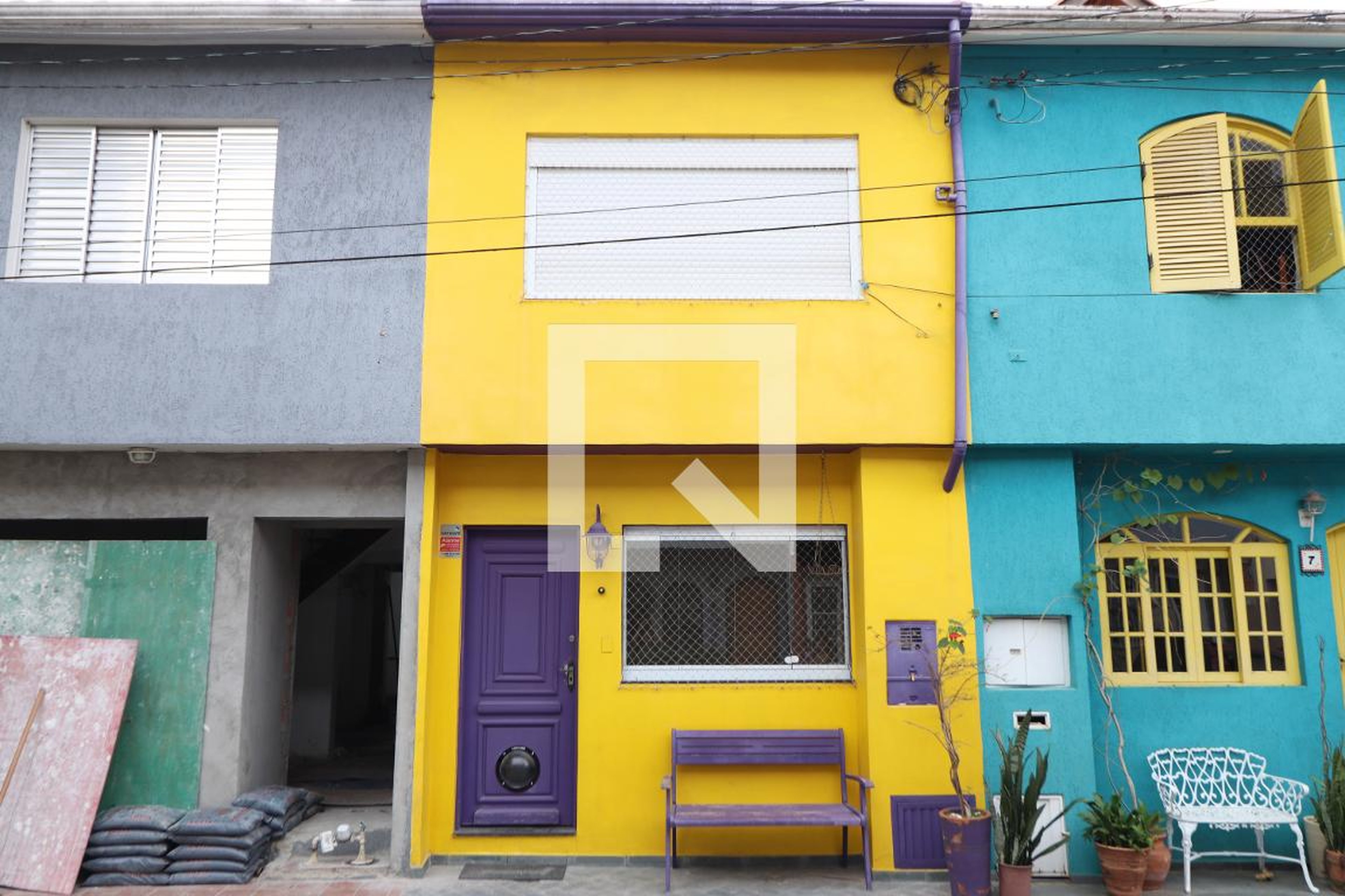 Fachada Condomínio em Rua Cerro Corá, 85