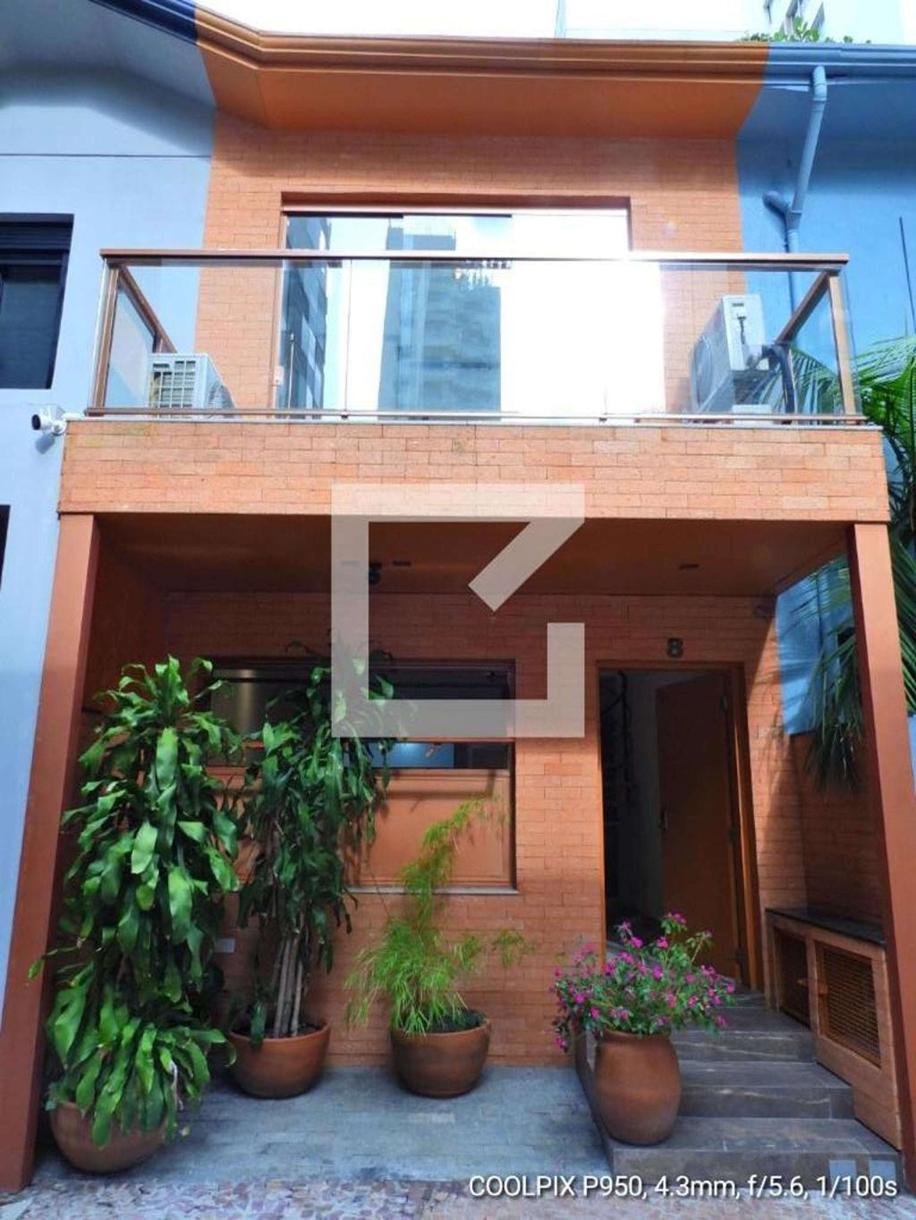 Fachada Condomínio em Rua José Maria Lisboa, 541