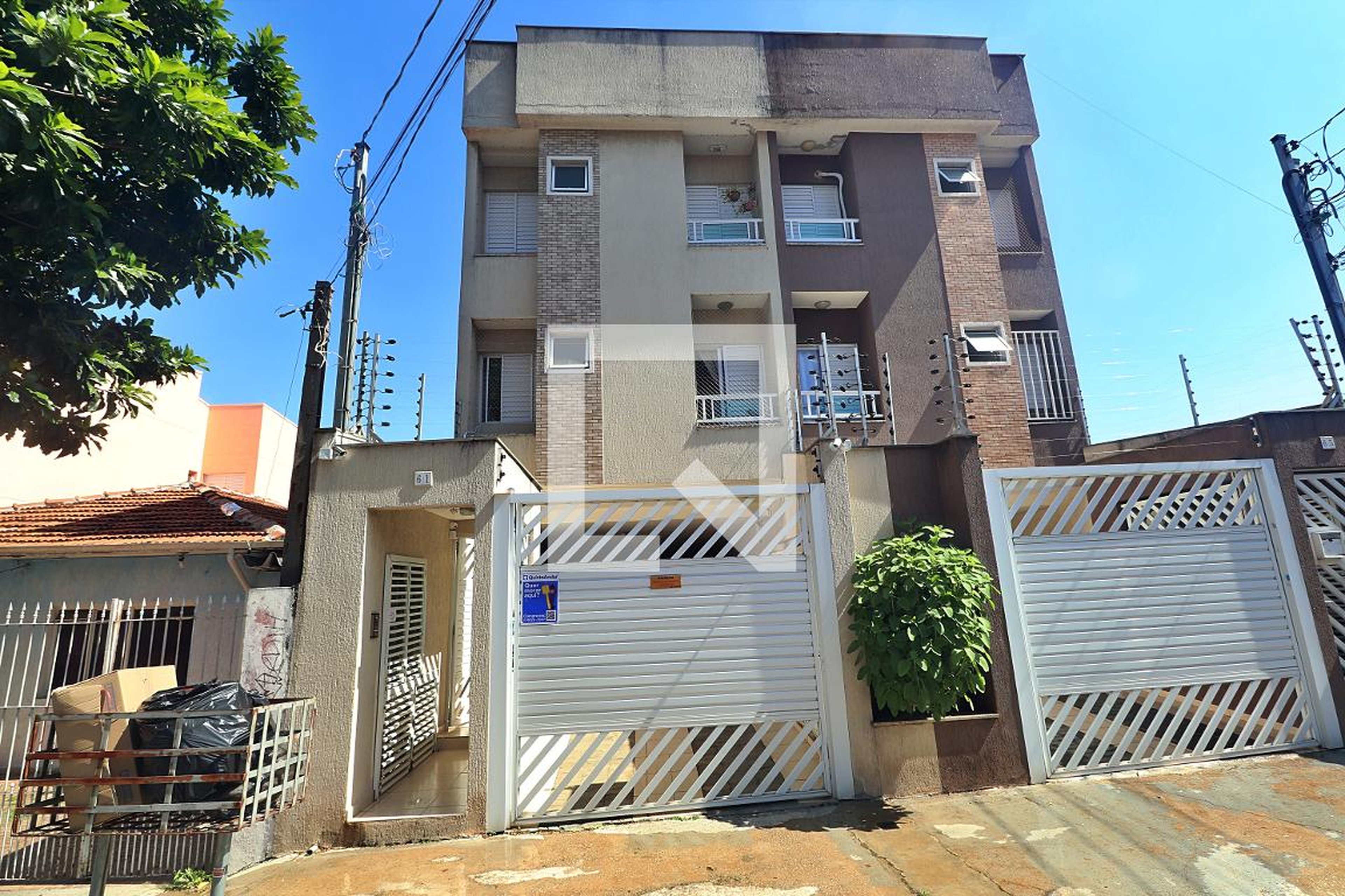 Fachada Condomínio em Rua Dublin, 61