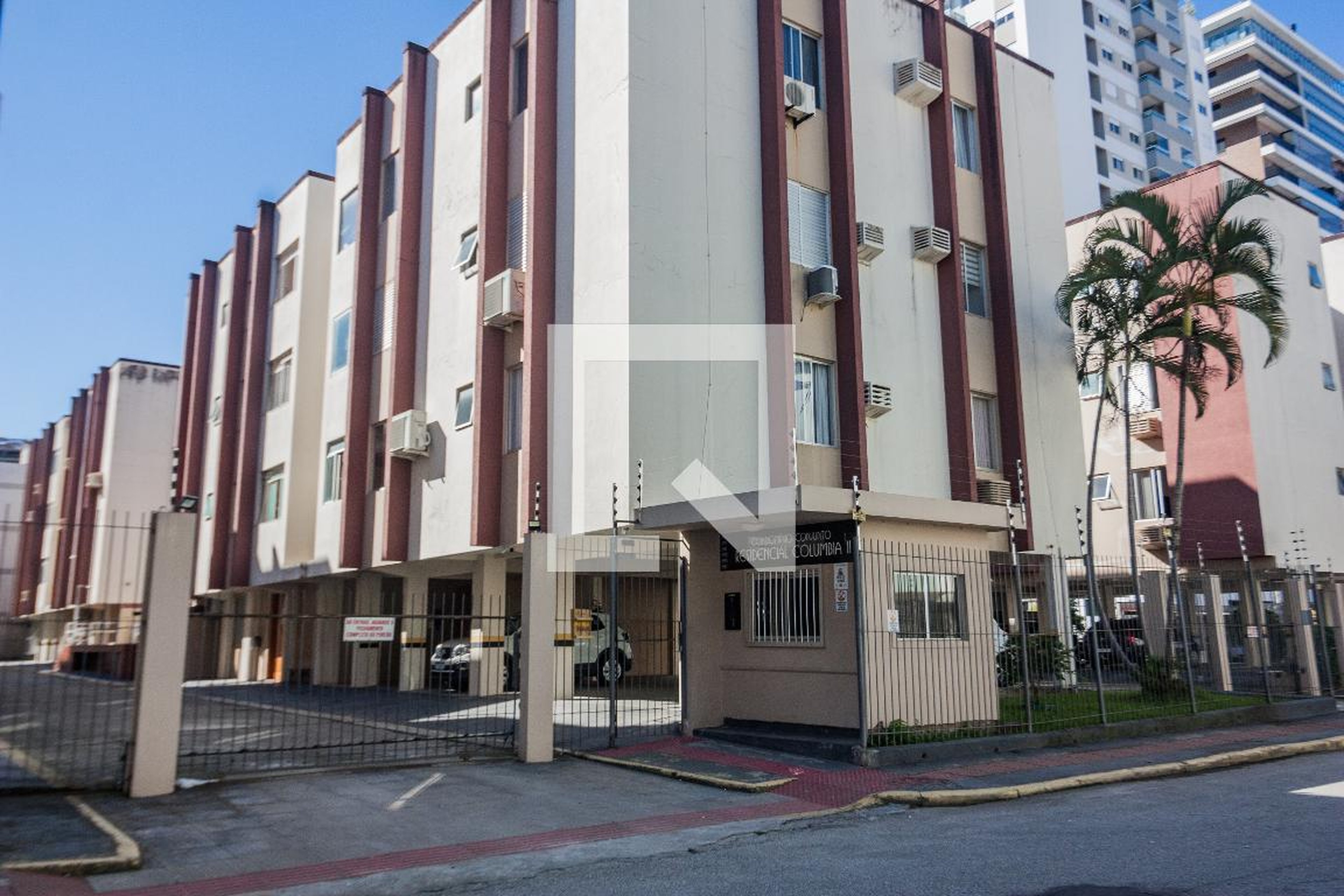 Fachada Condomínio em Rua Eugênio Raulino Koerich, 619