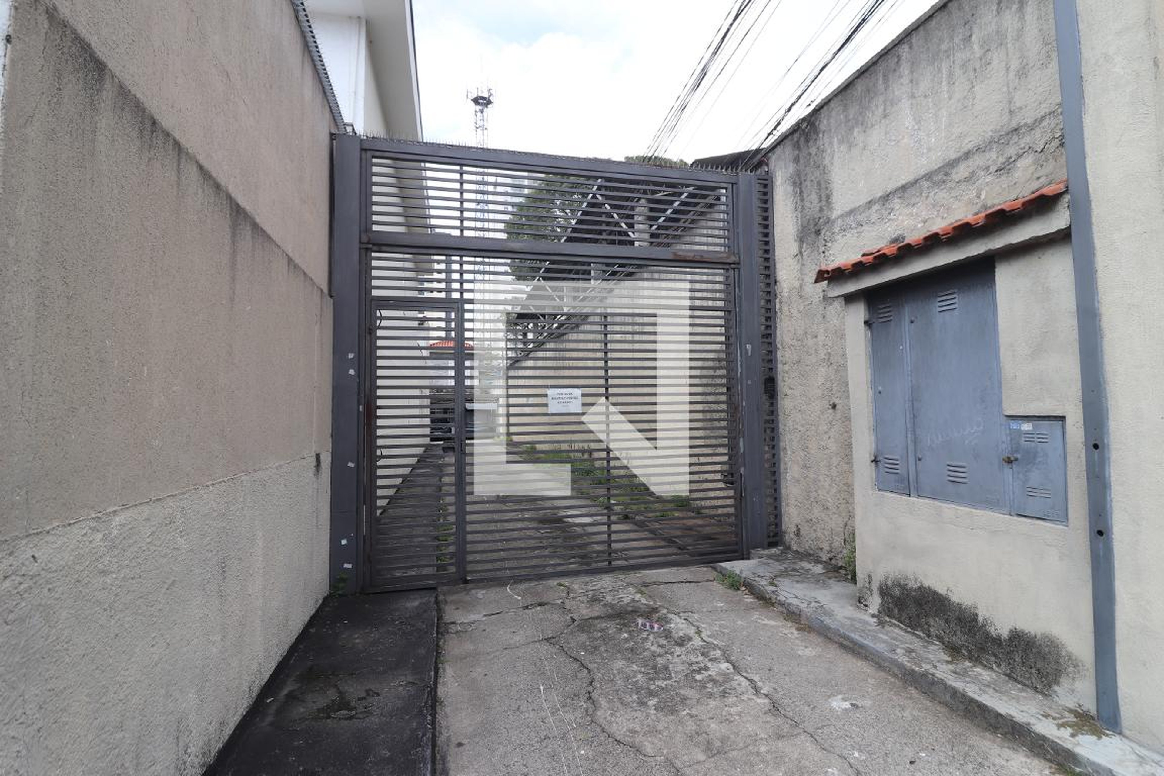 Fachada Condomínio em Rua Maria Eugênia, 256