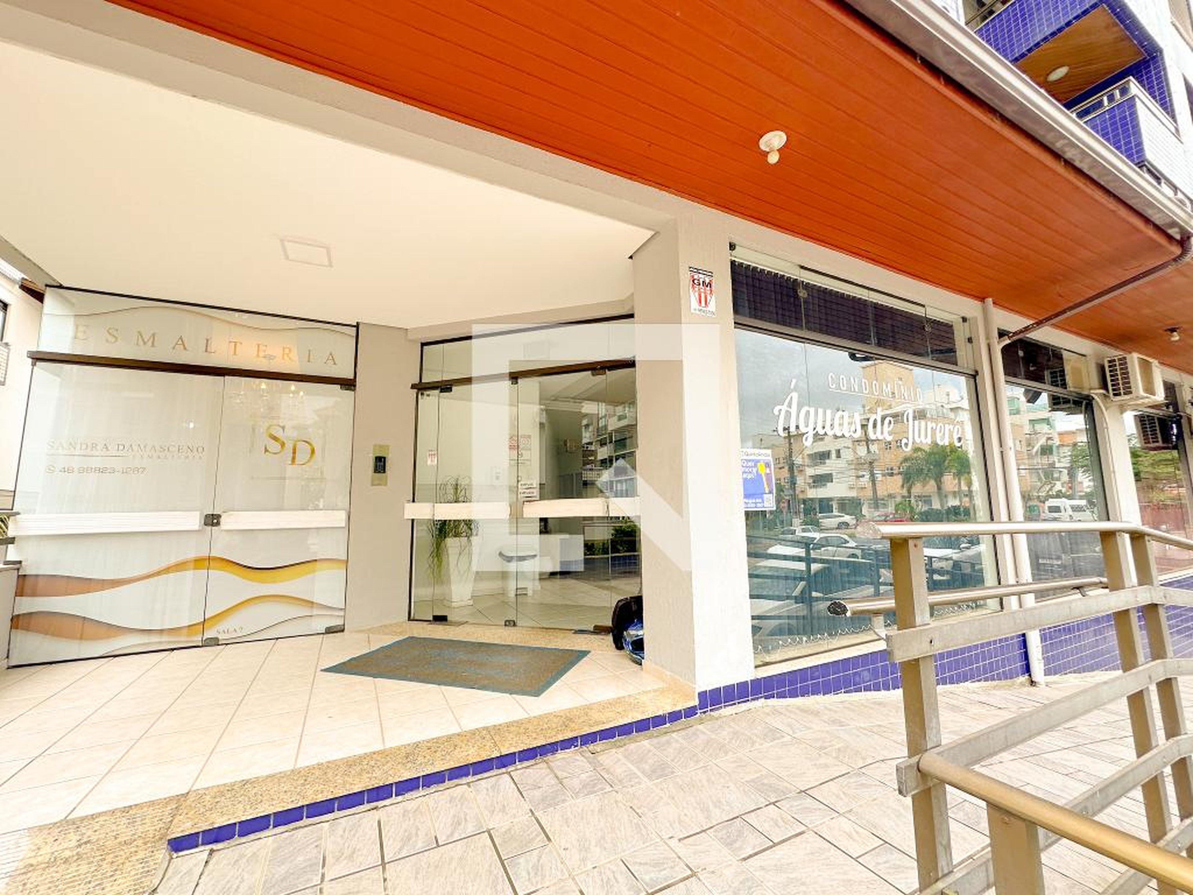 Fachada Condomínio em Avenida dos Búzios, 470