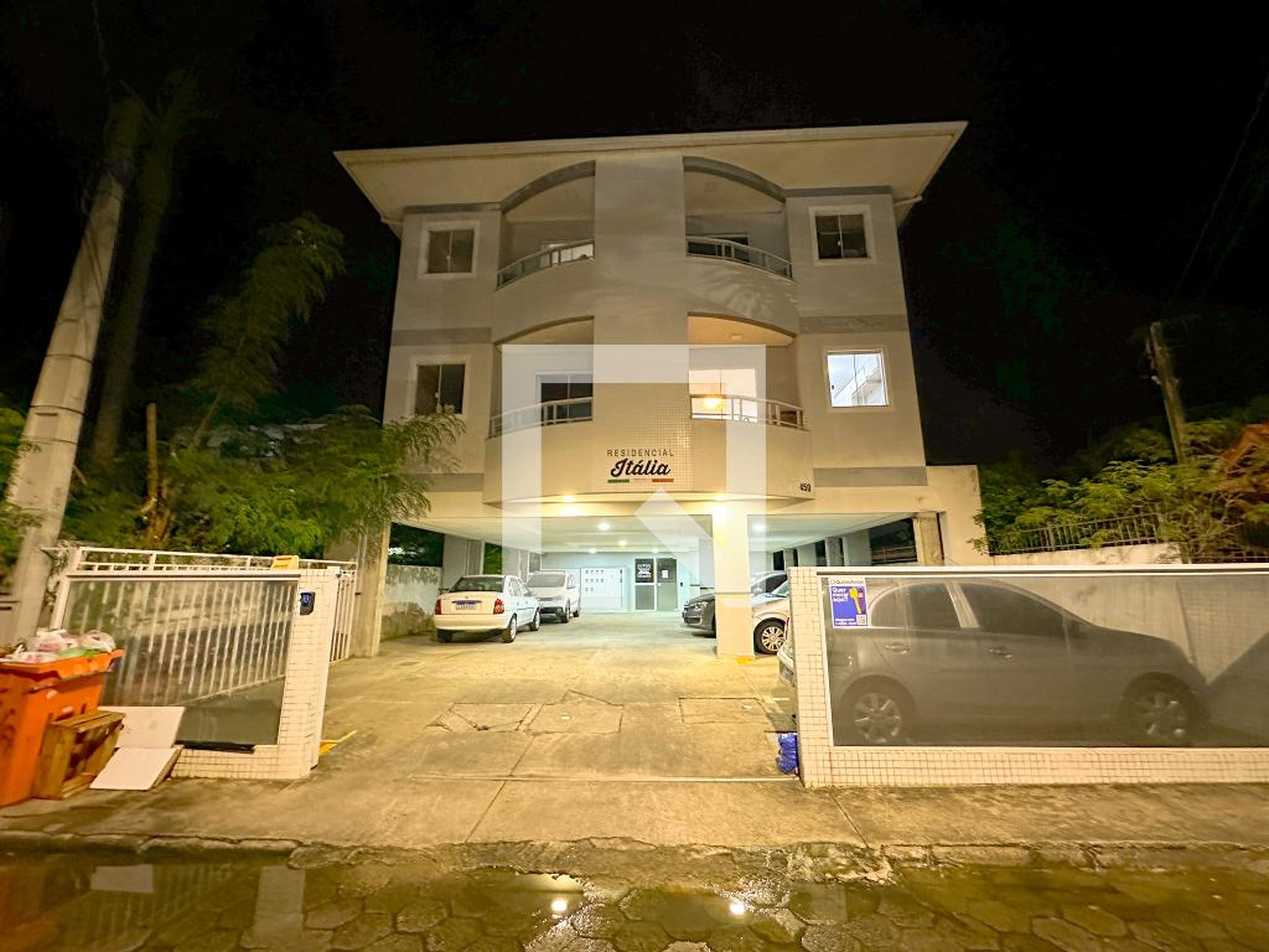 Fachada do Prédio Condomínio em Rua Martinho de Haro, 450