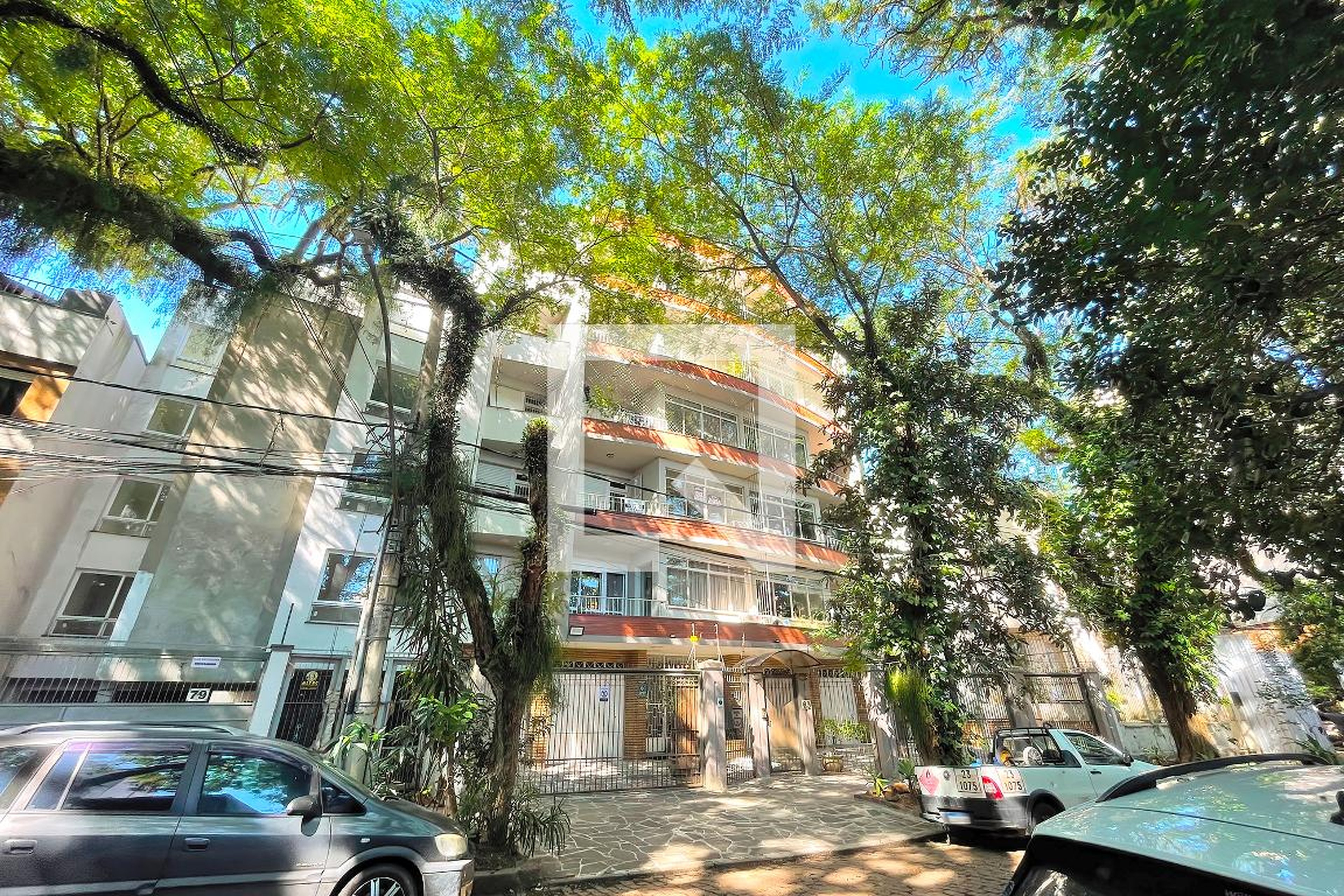 Fachada Condomínio em Rua Gonçalo de Carvalho, 63