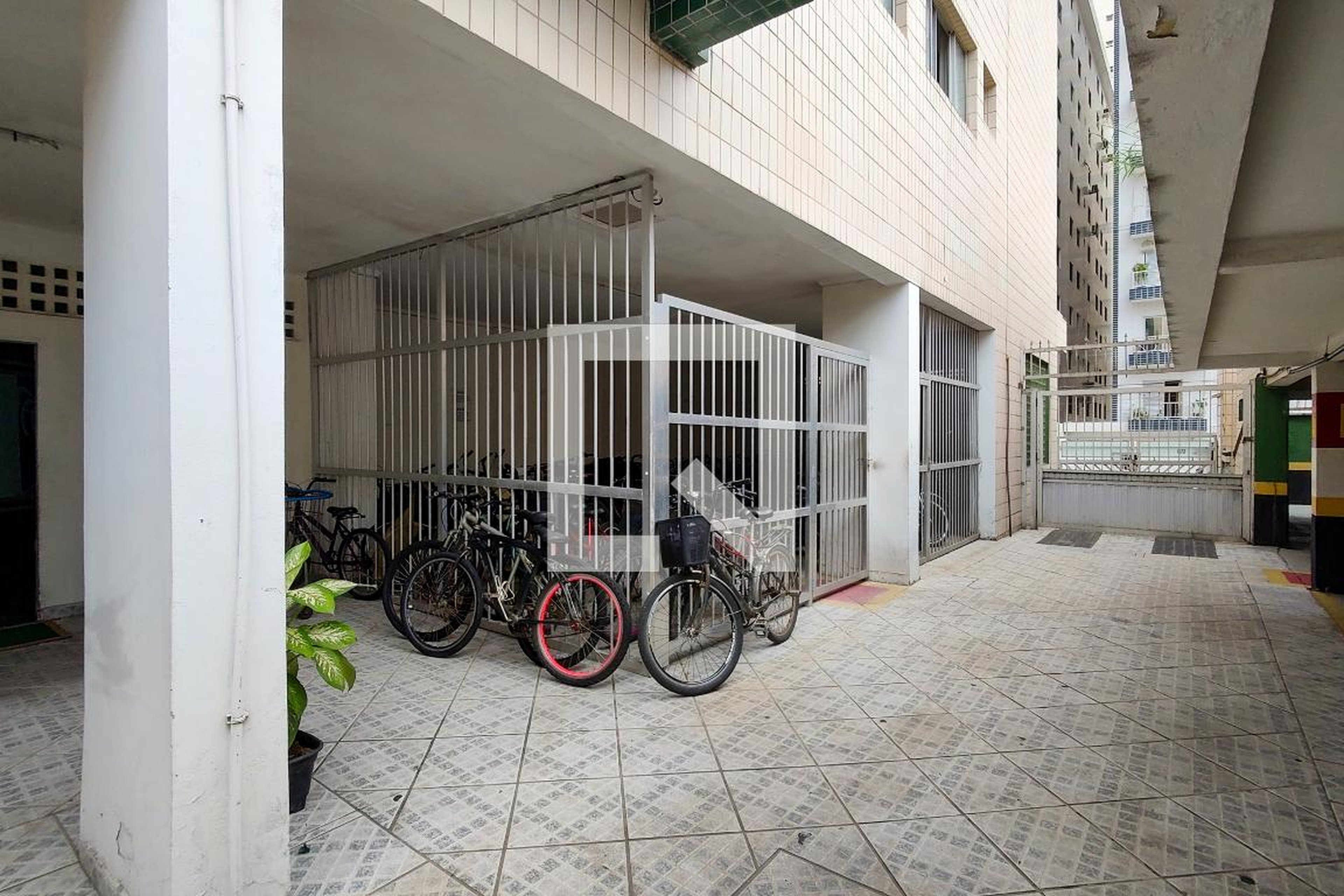 Bicicletario - New Life