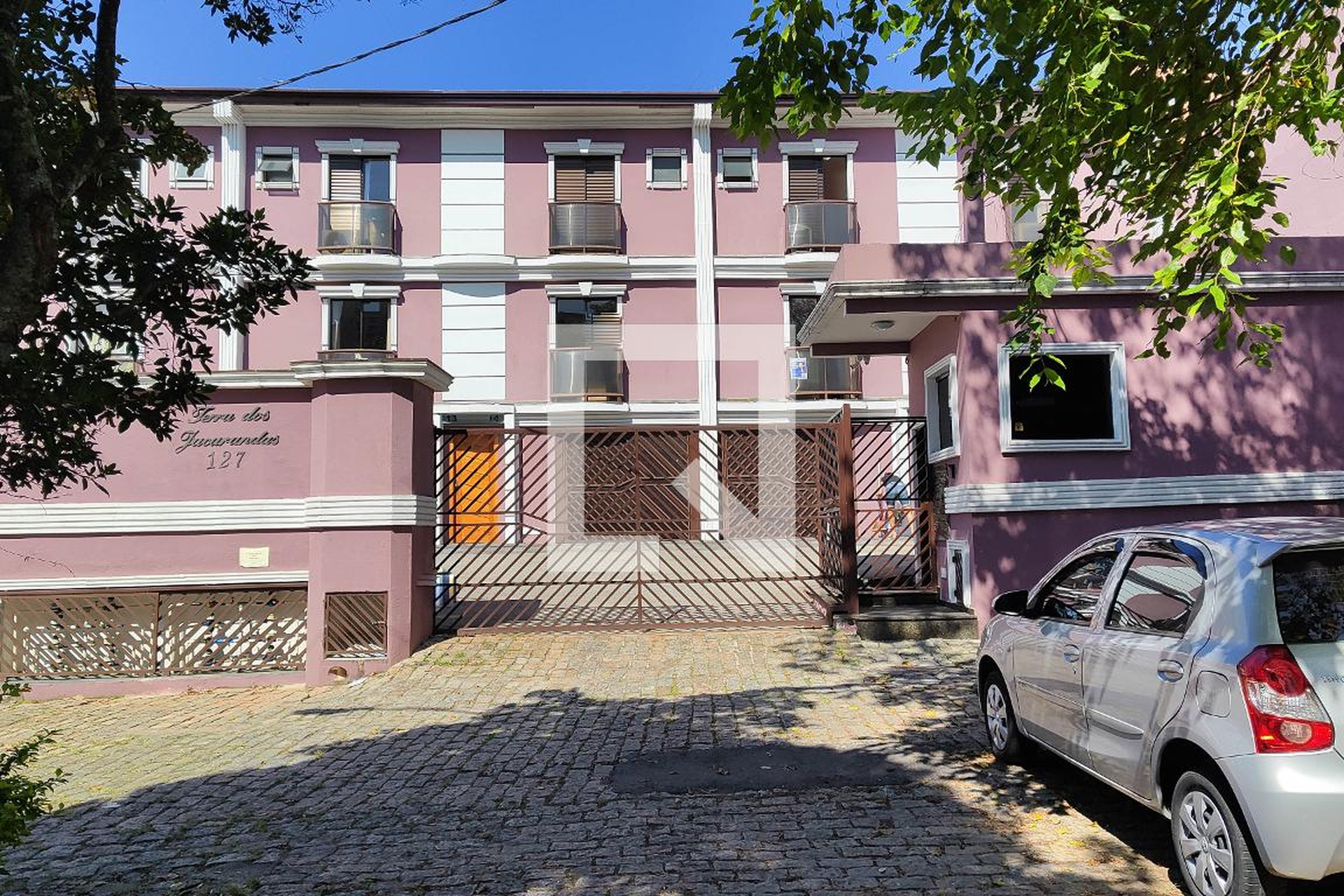 Fachada Residencial Terra dos Jacarandás