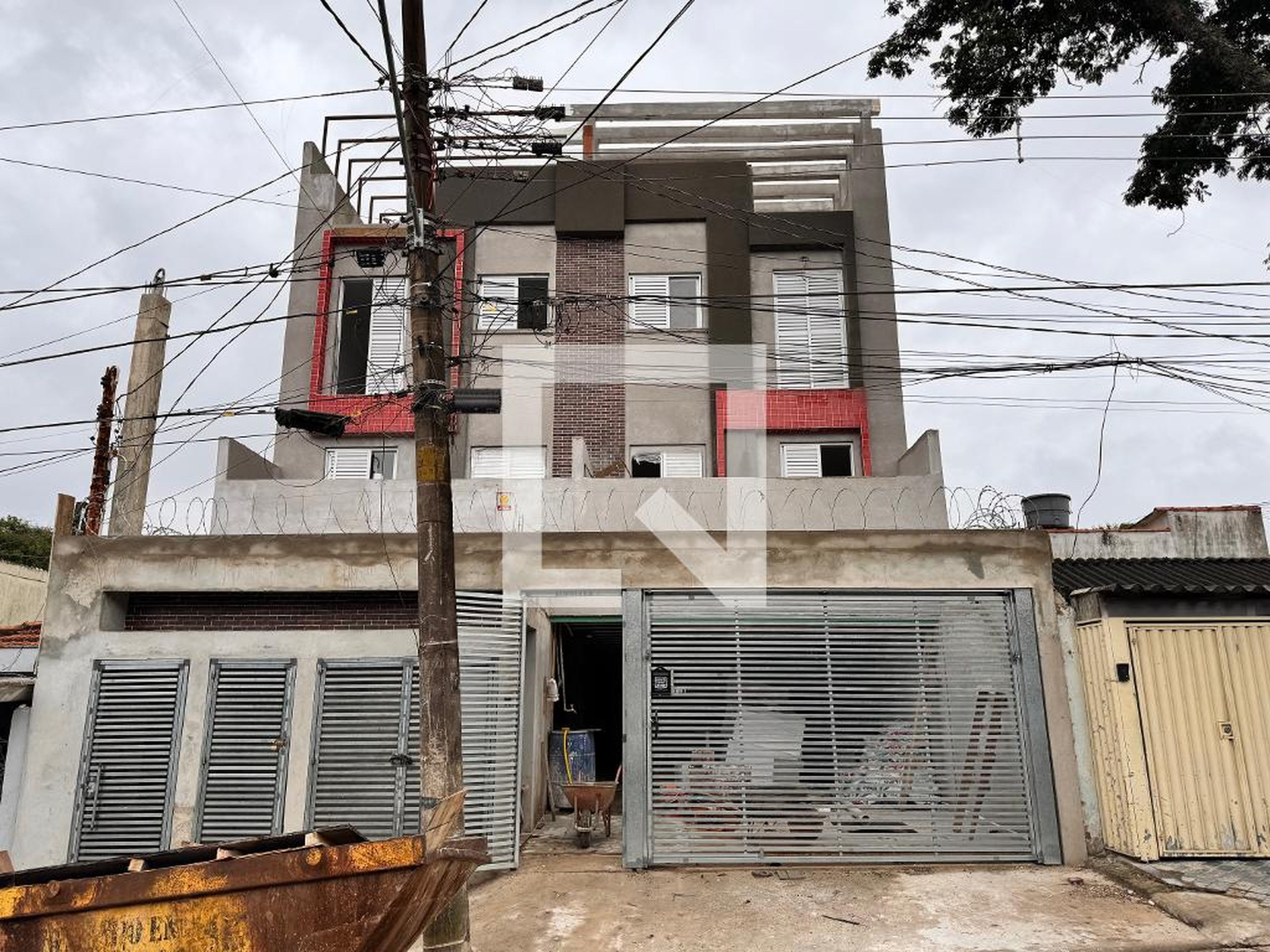 Fachada Condomínio em Rua Conde de Sarzedas, 337