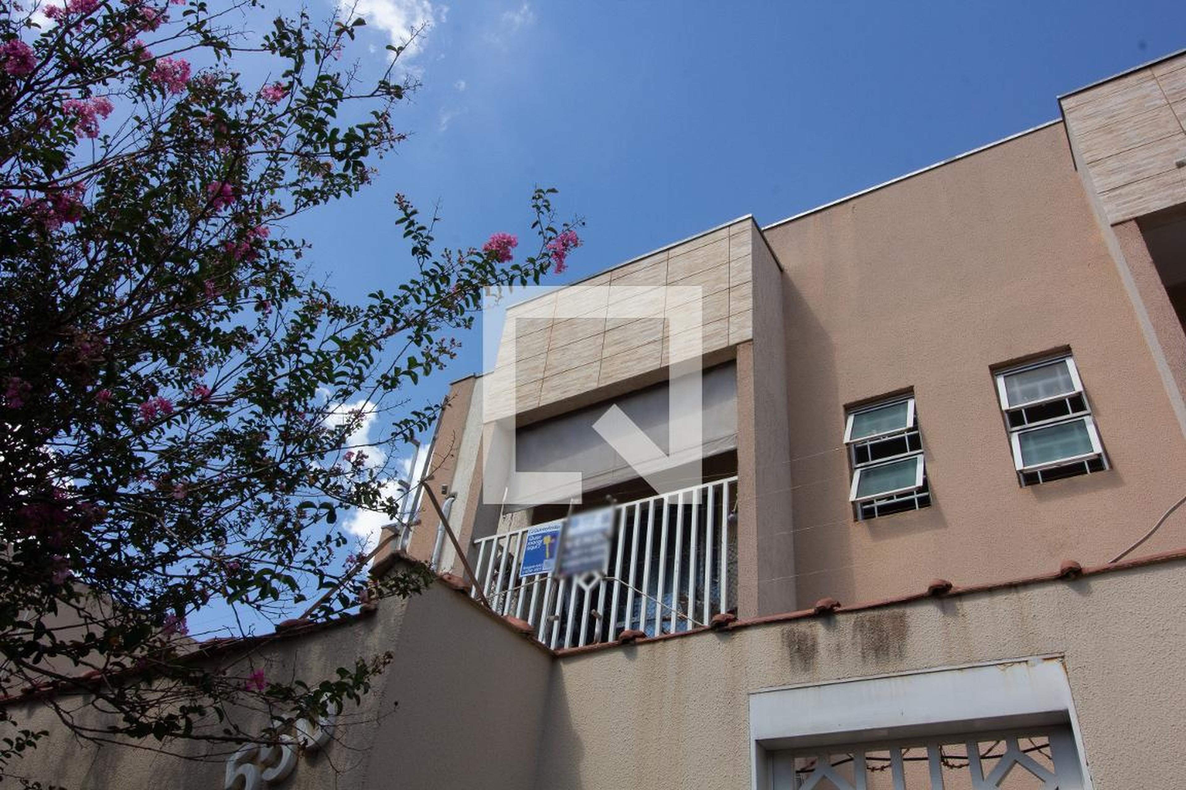 Fachada Condomínio em Rua Ana Maria Tonzar Ristori, 550