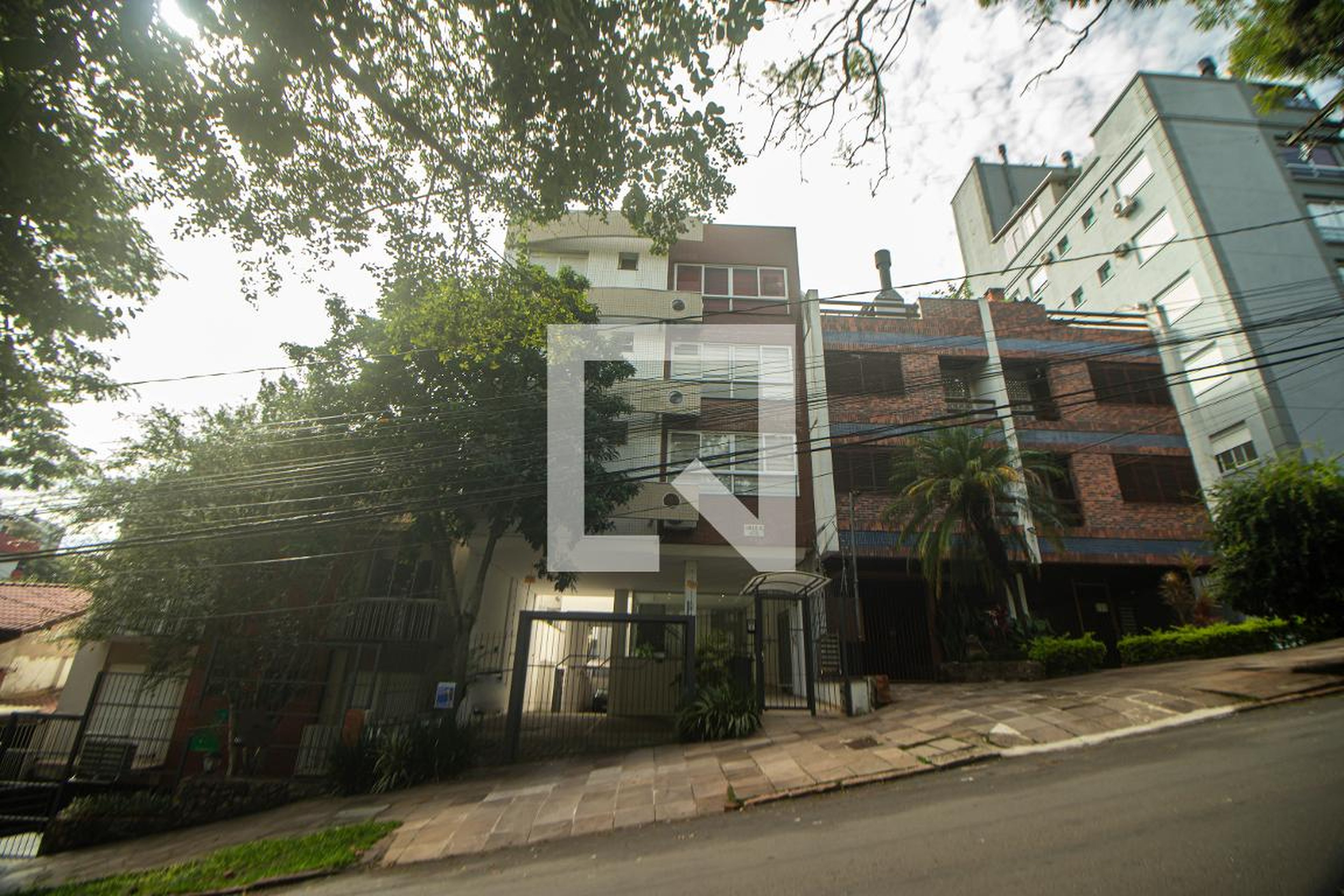 Fachada Condomínio em Rua Comendador Rheingantz, 478