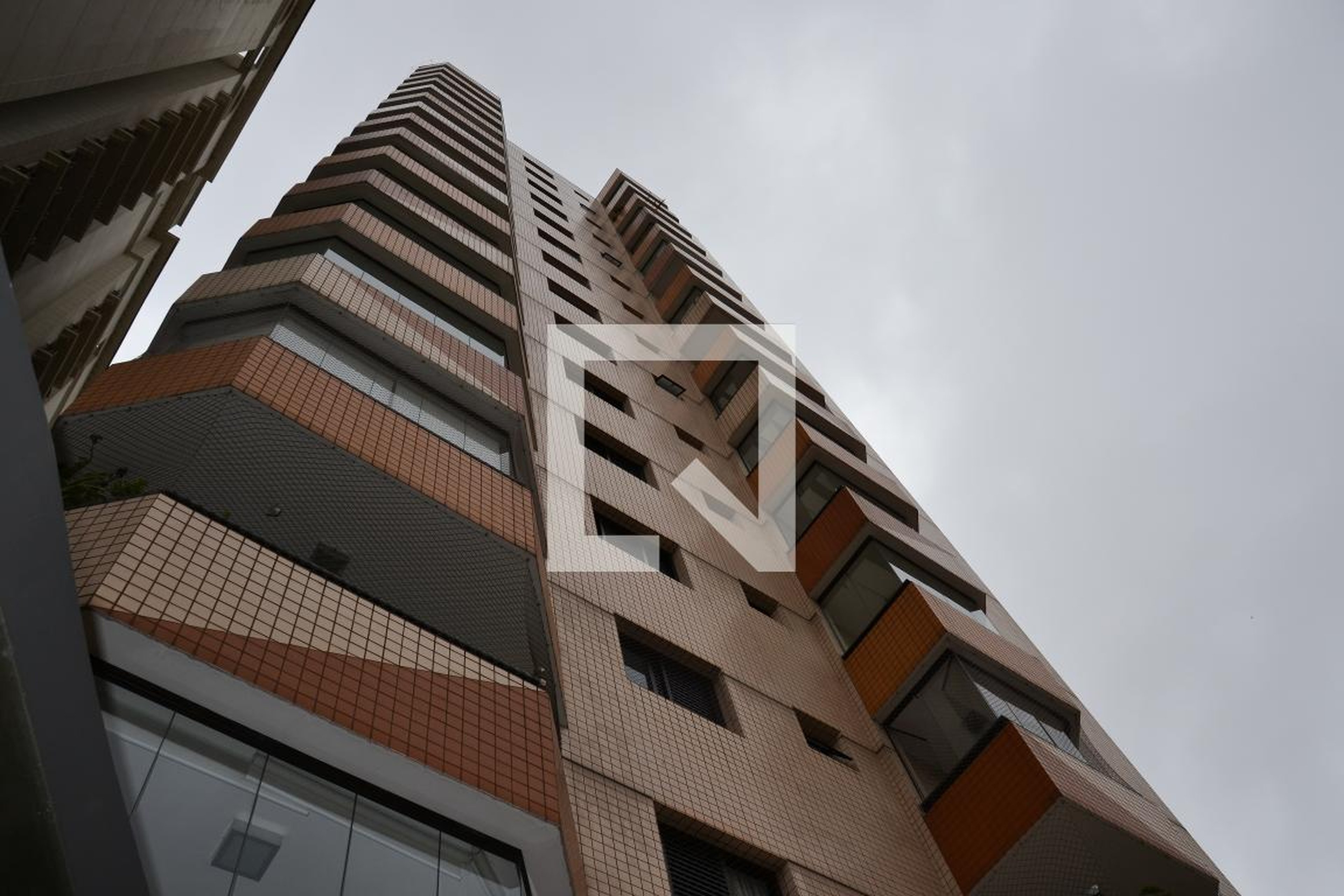 Fachada Condomínio Elyseés Champs