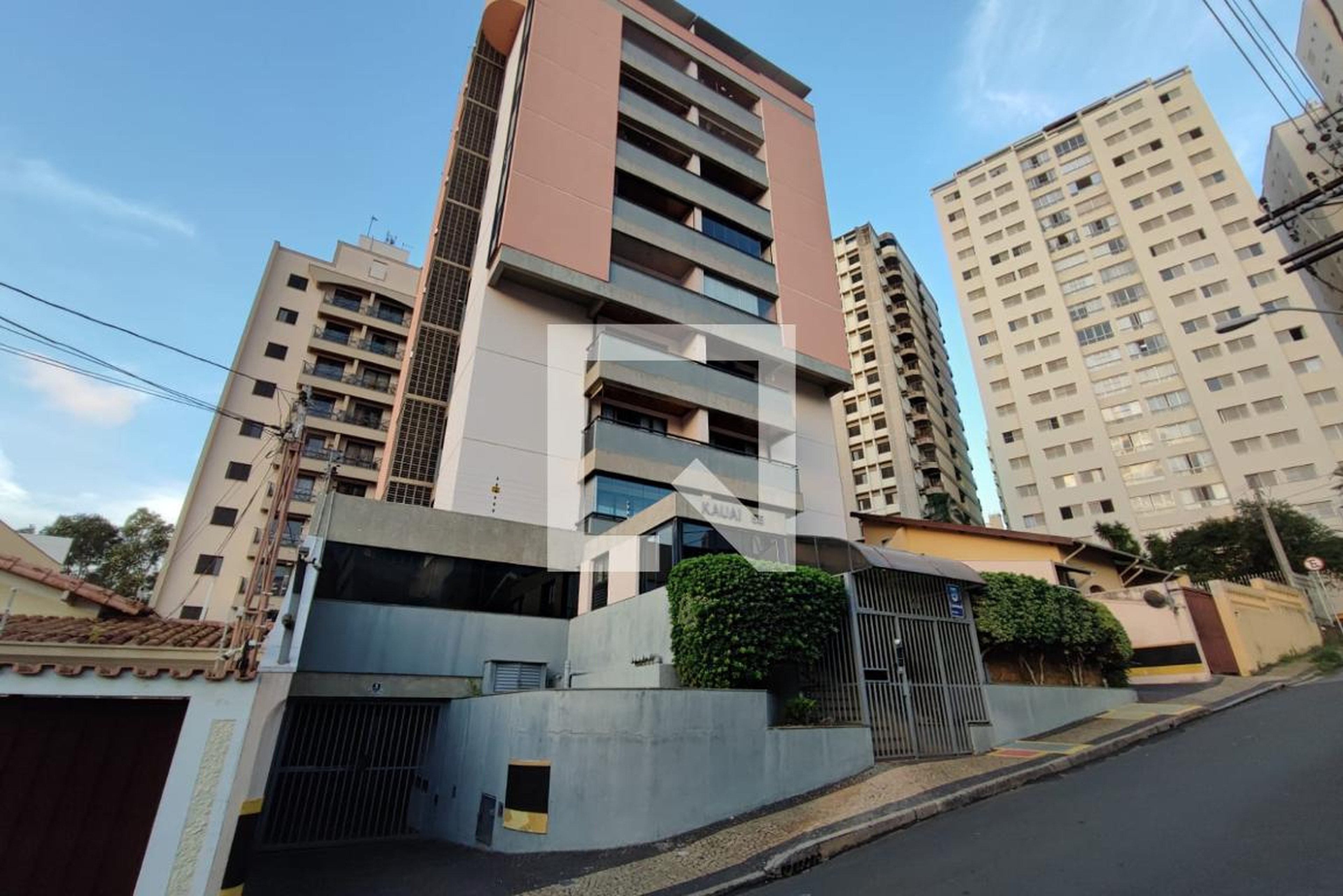 Fachada do Condomínio Condomínio em Rua Maestro João de Túllio, 55