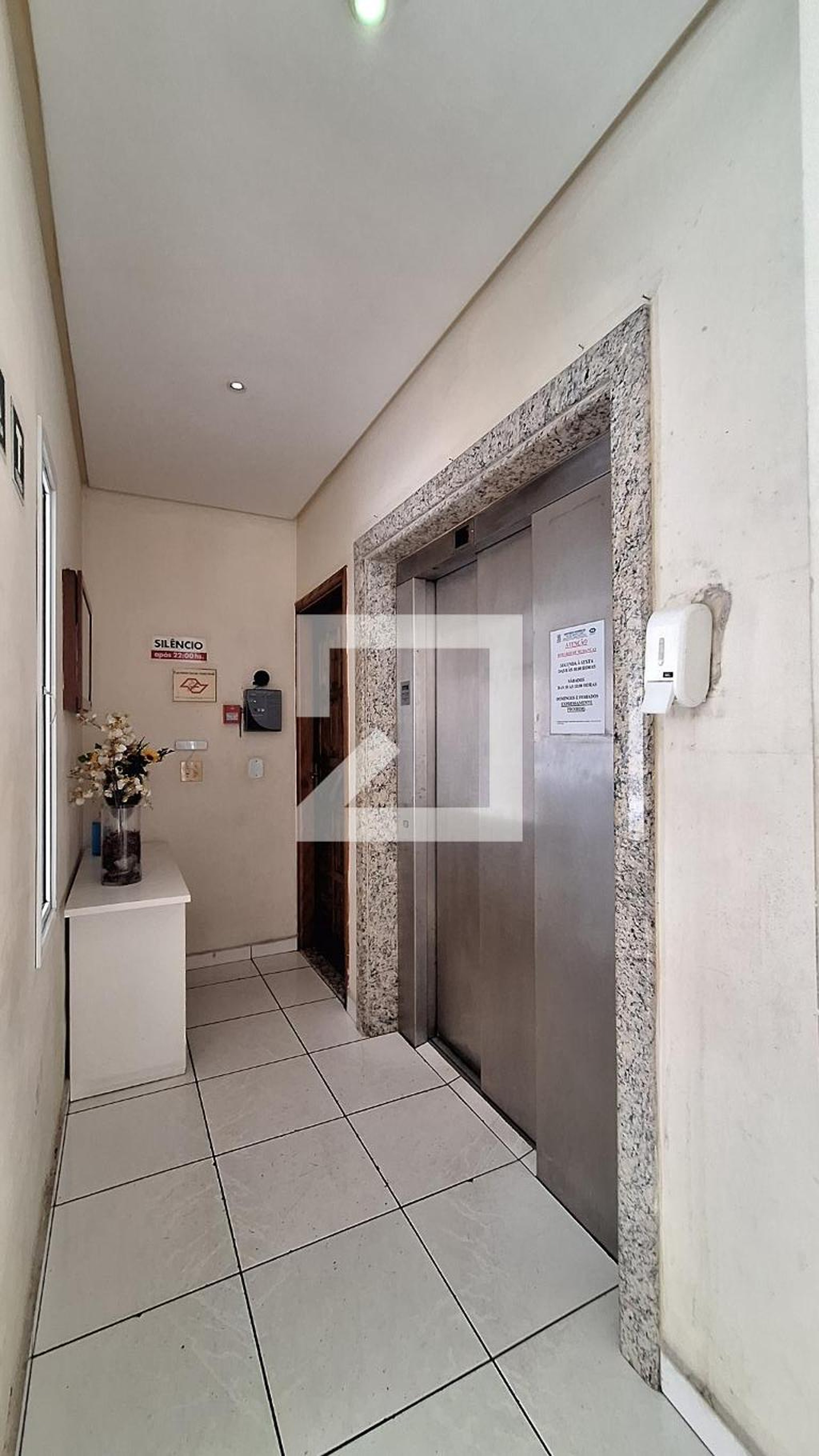 Hall de entrada - Edifício Residencial Comercial Nosso Lar