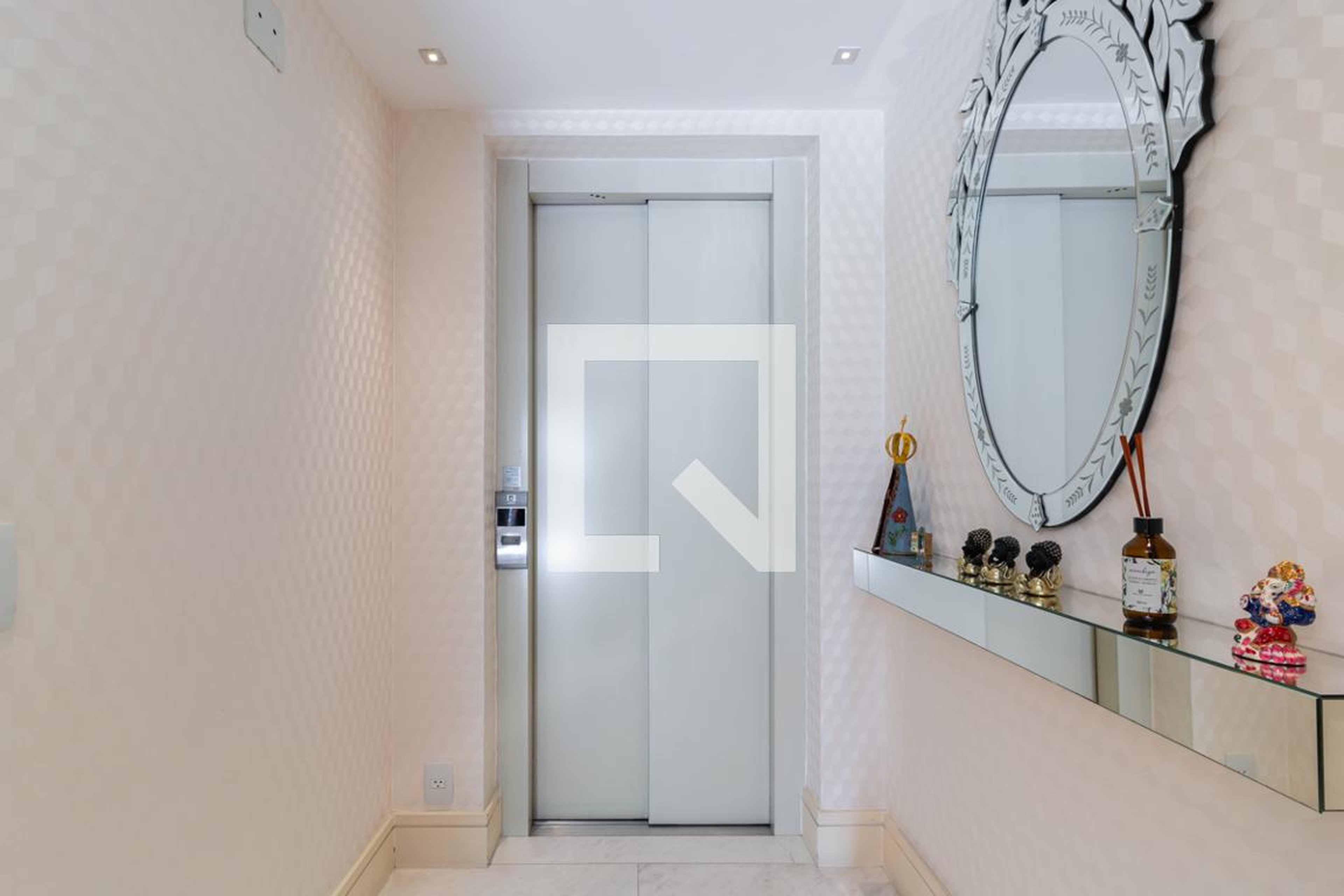 Hall de Entrada - Avant Garde