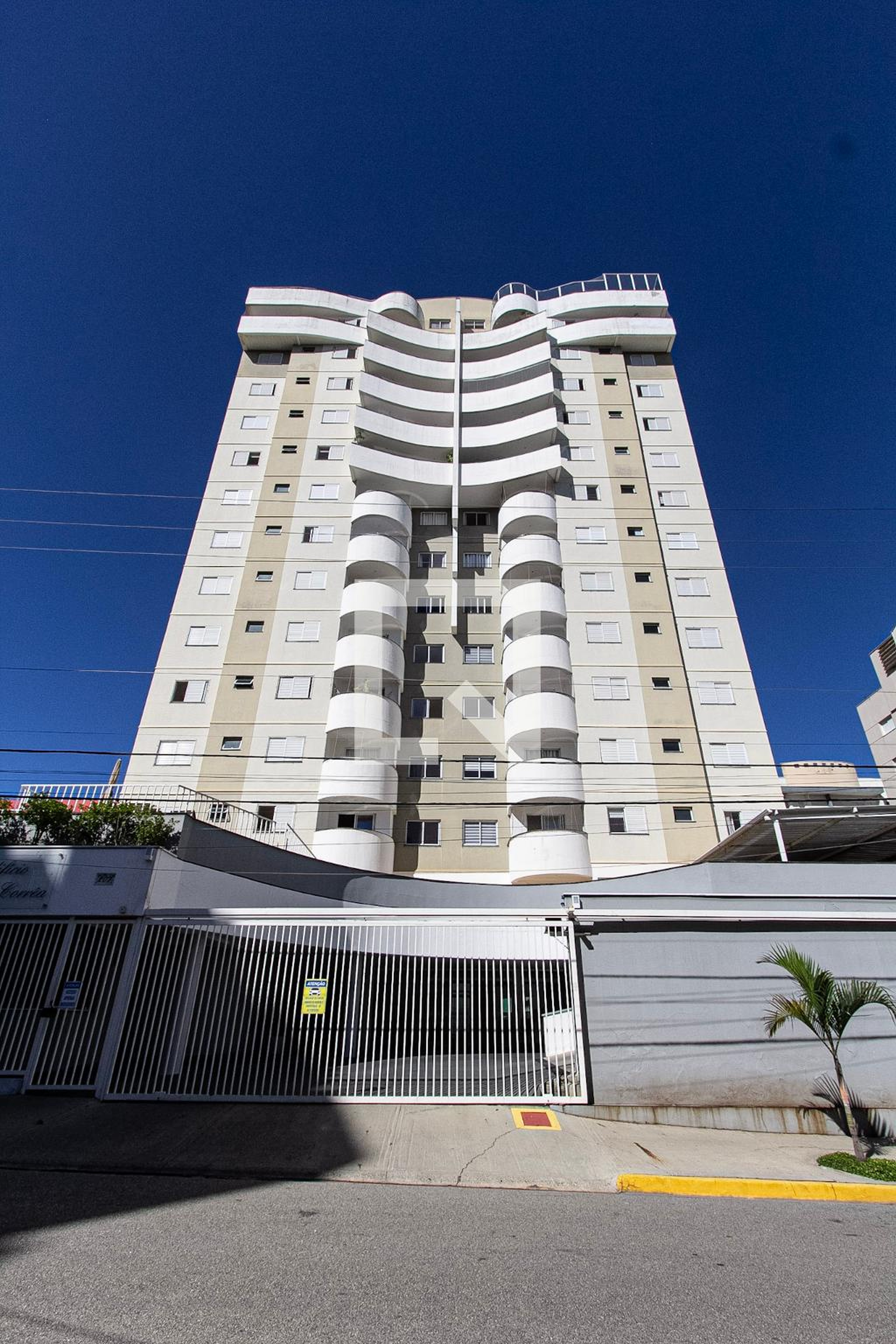 Fachada Condomínio em Rua João Dias de Souza, 207