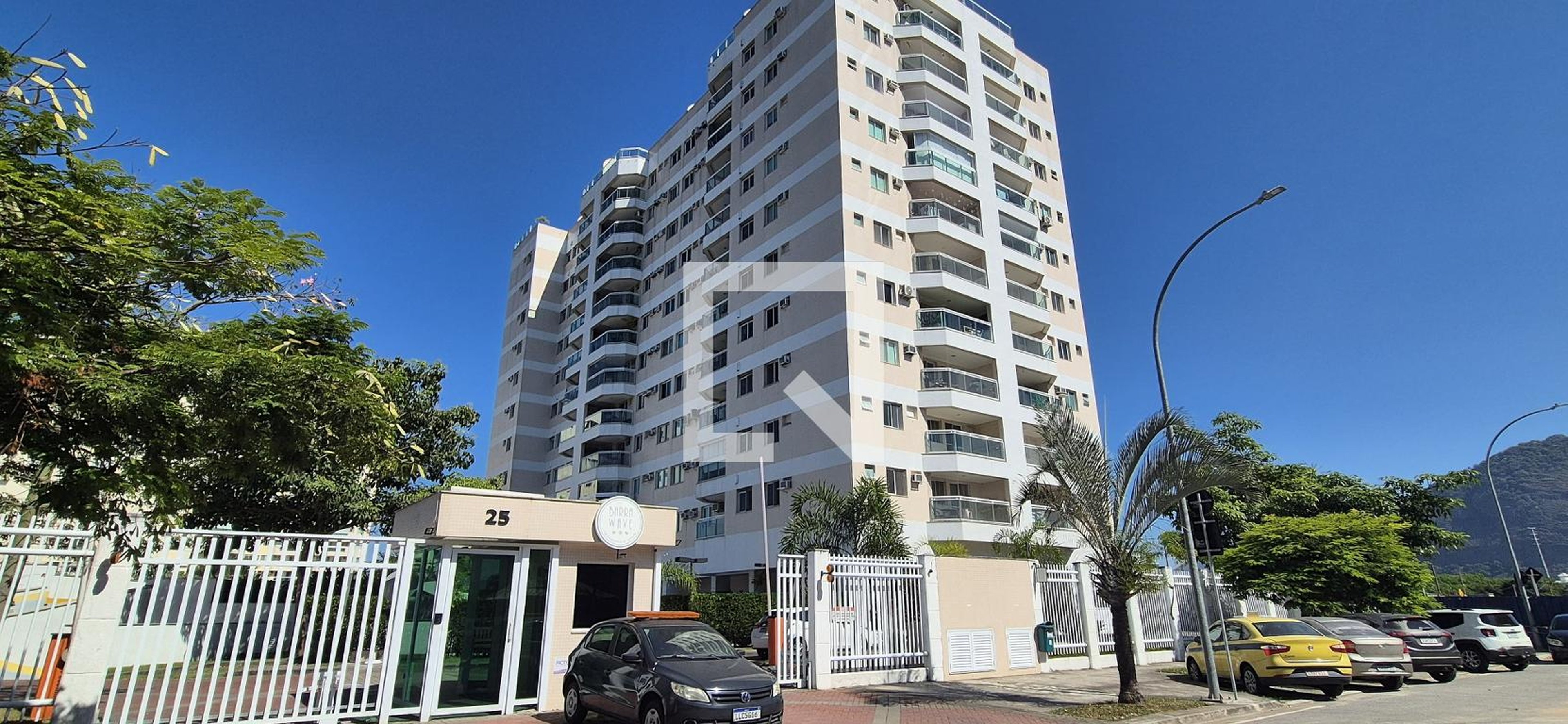 Fachada do Condomínio Condomínio Barra Wave