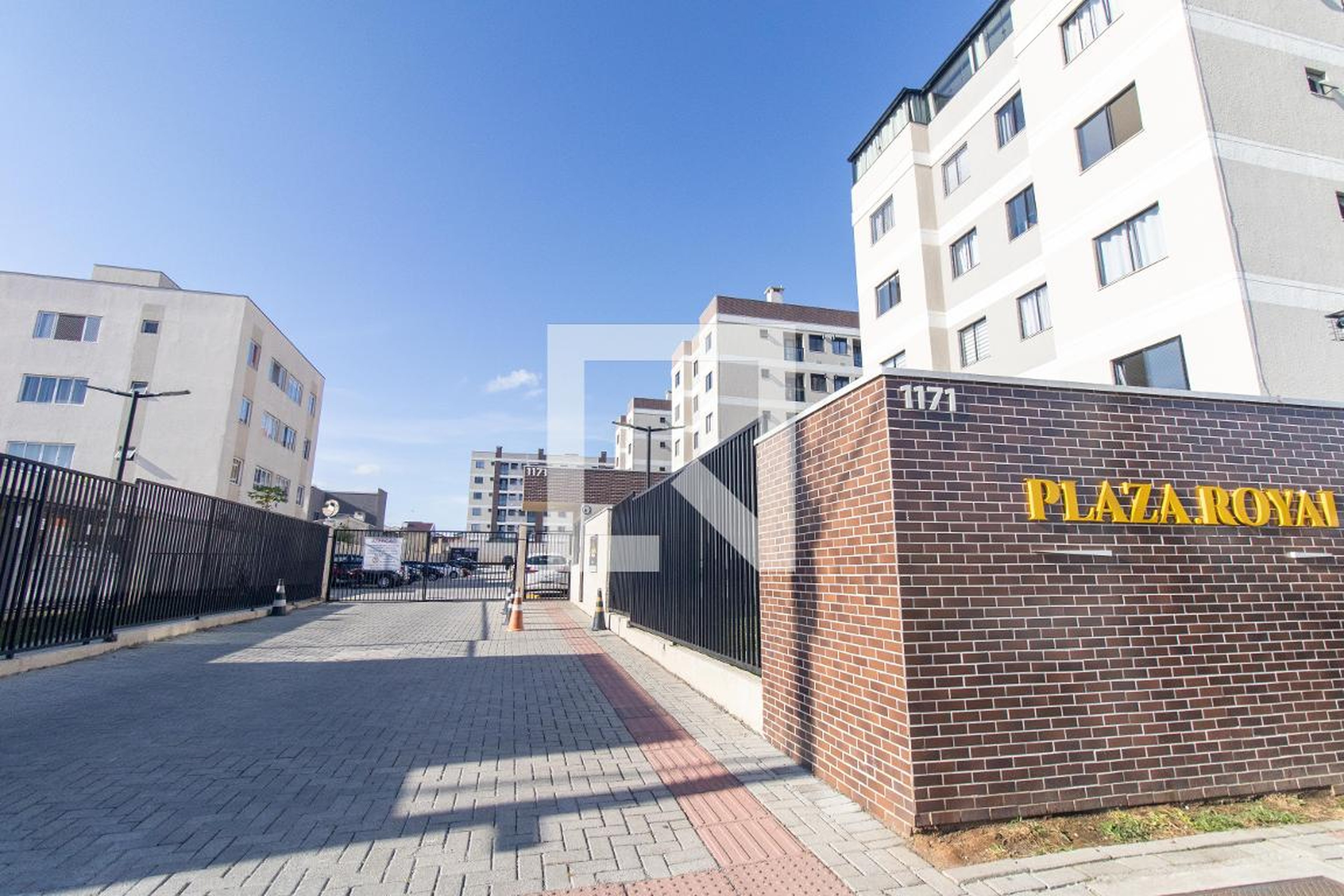 Fachada do Condominio Condomínio Plaza Royal Residencial