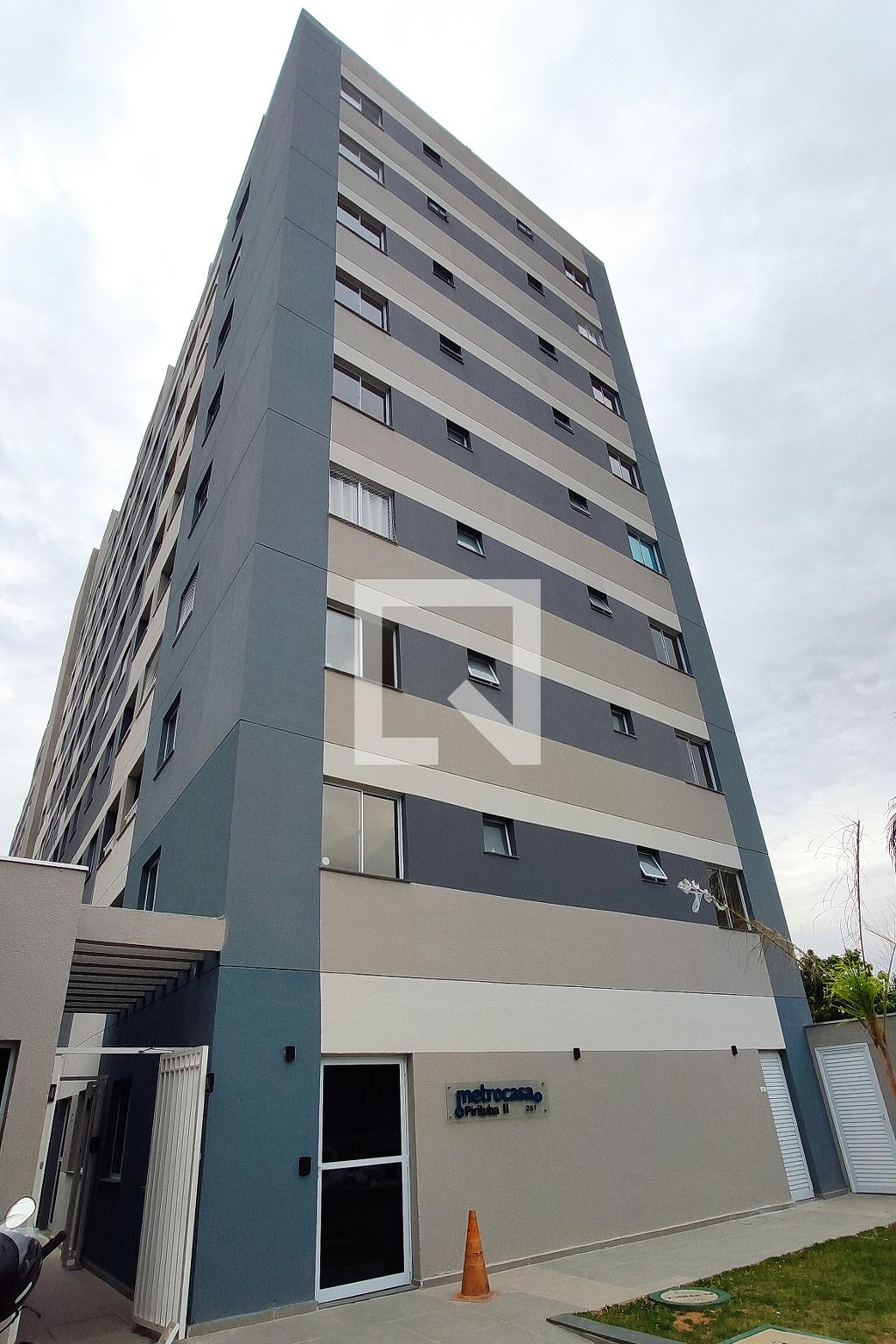 Fachada Condomínio em Rua Celso Vieira, 253