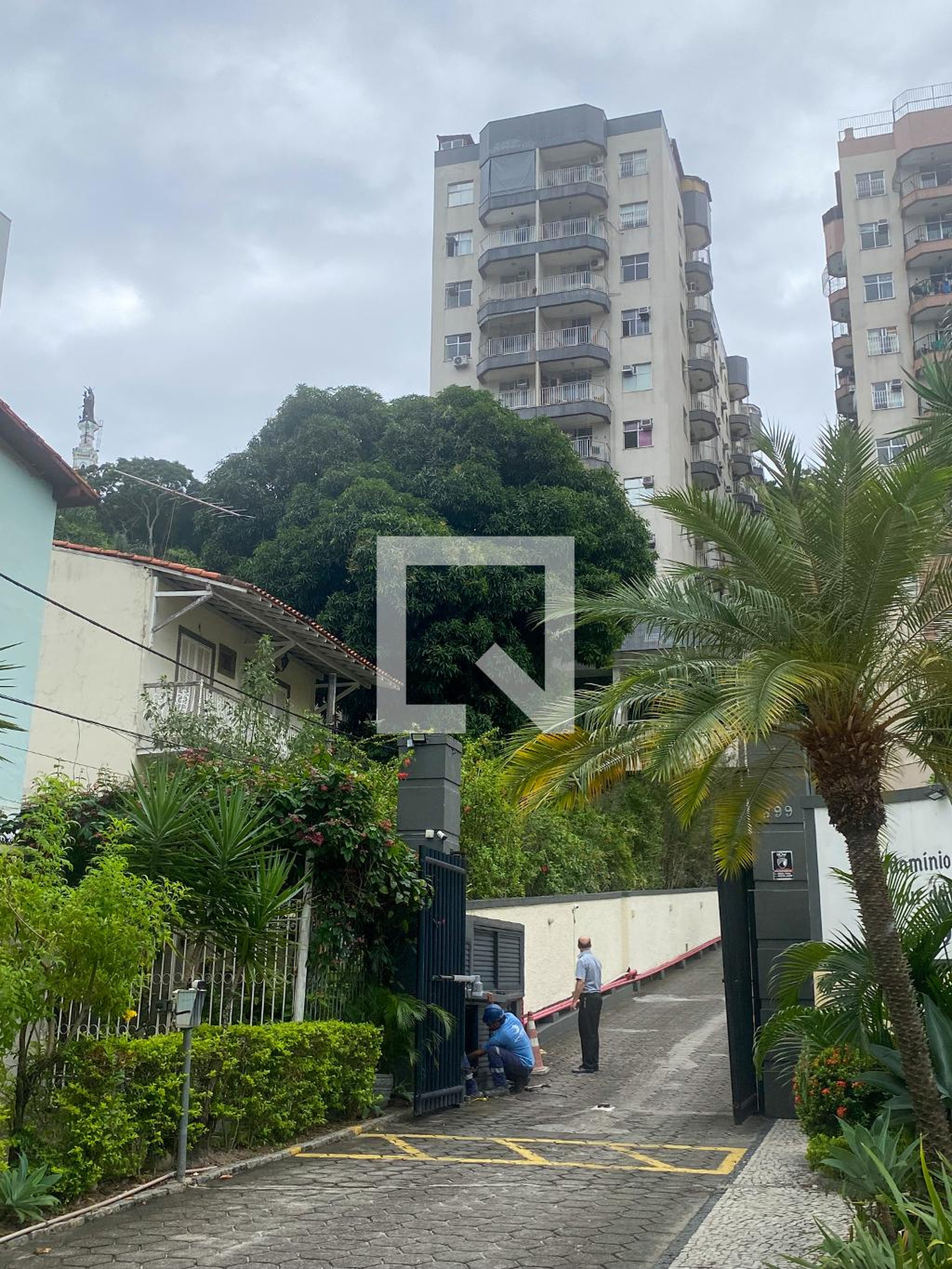 Fachada Condomínio em Travessa Doutor Mario Viana, 399