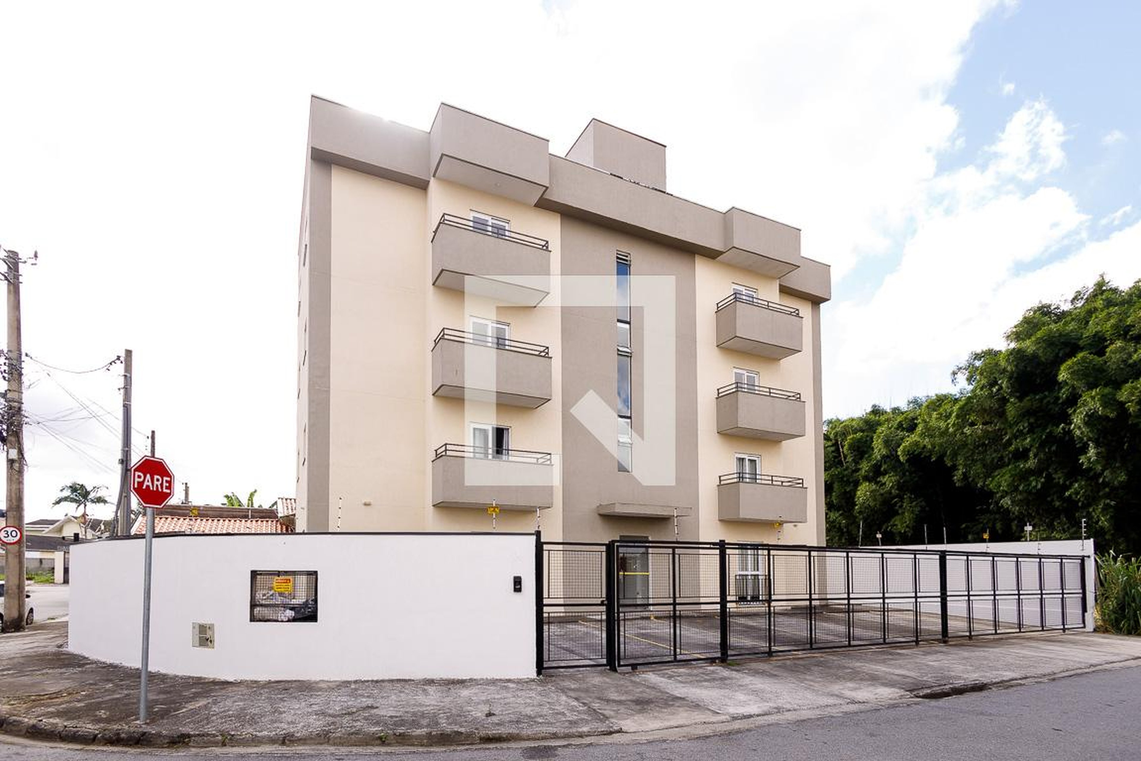 Fachada do Prédio Condomínio em Avenida Edith Ortiz, 141