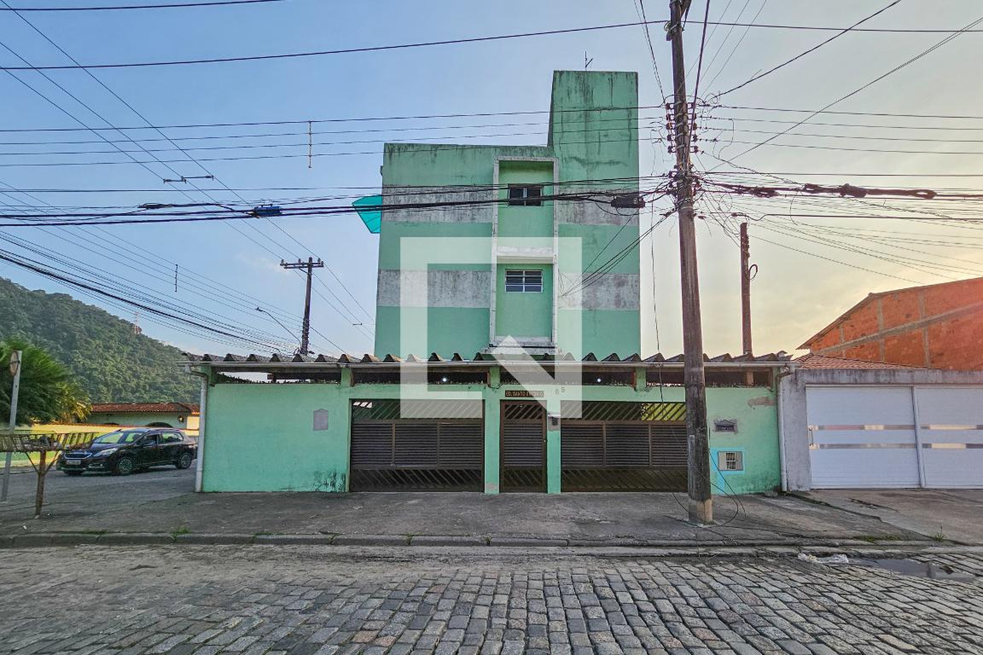 Fachada Condomínio em Rua Paulo Orlandi, 265