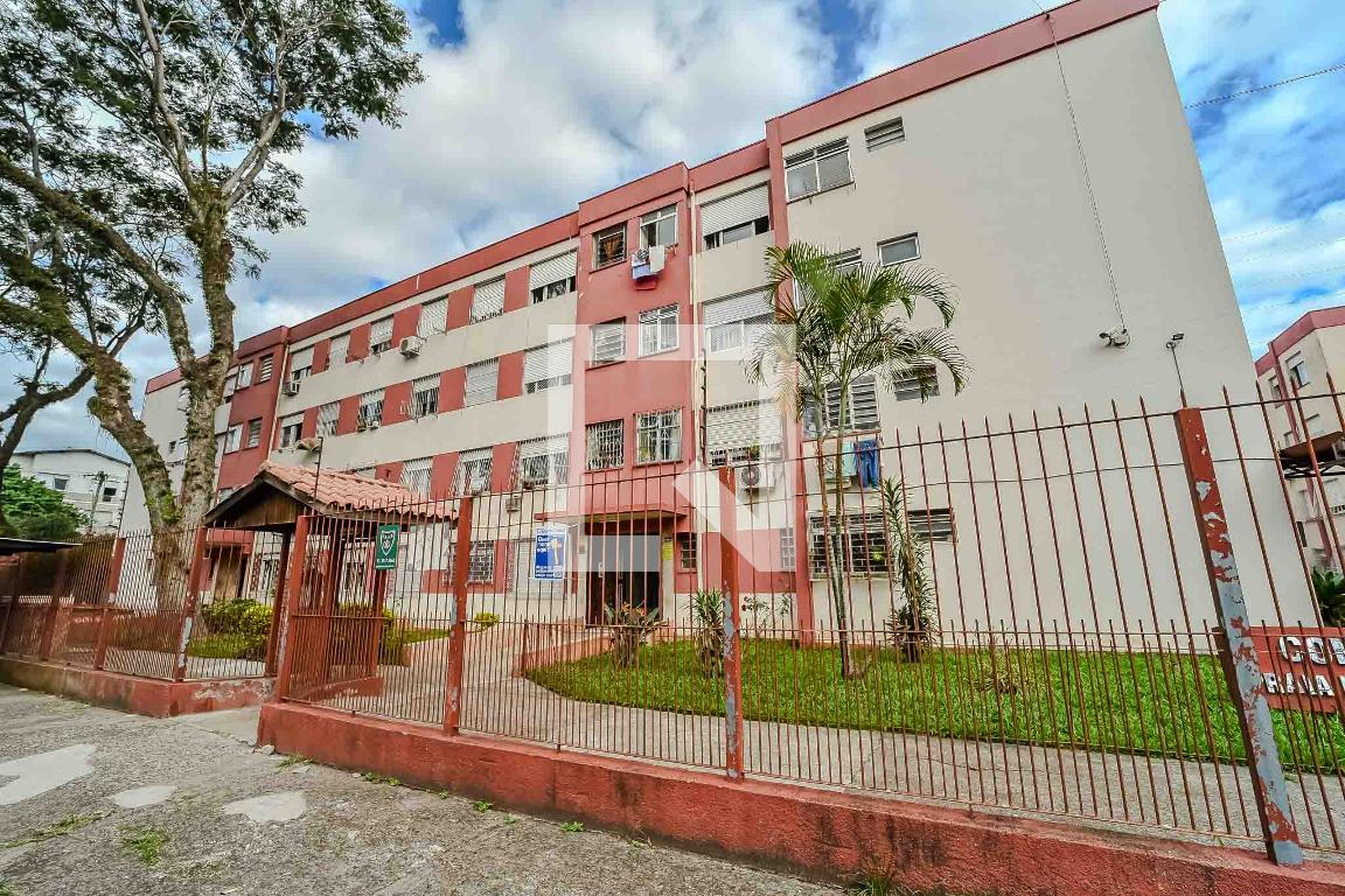 Fachada Condomínio em Rua Carlos Estevão, 45