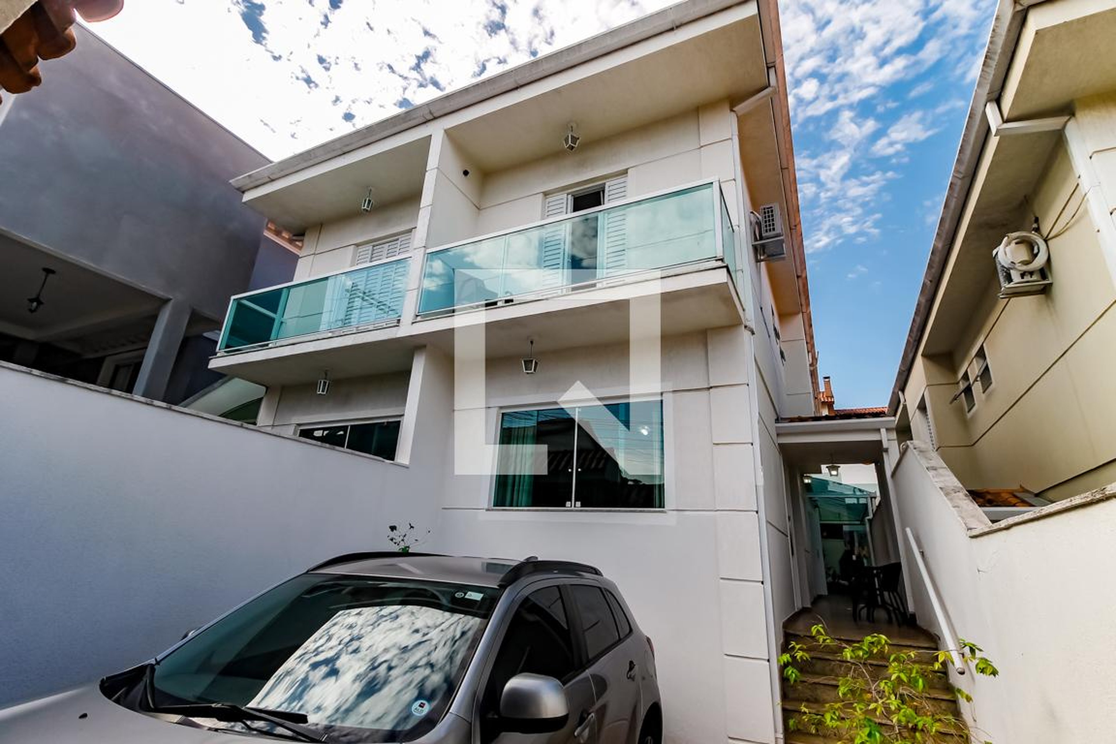 Fachada Condomínio em Rua Preciosa, 166