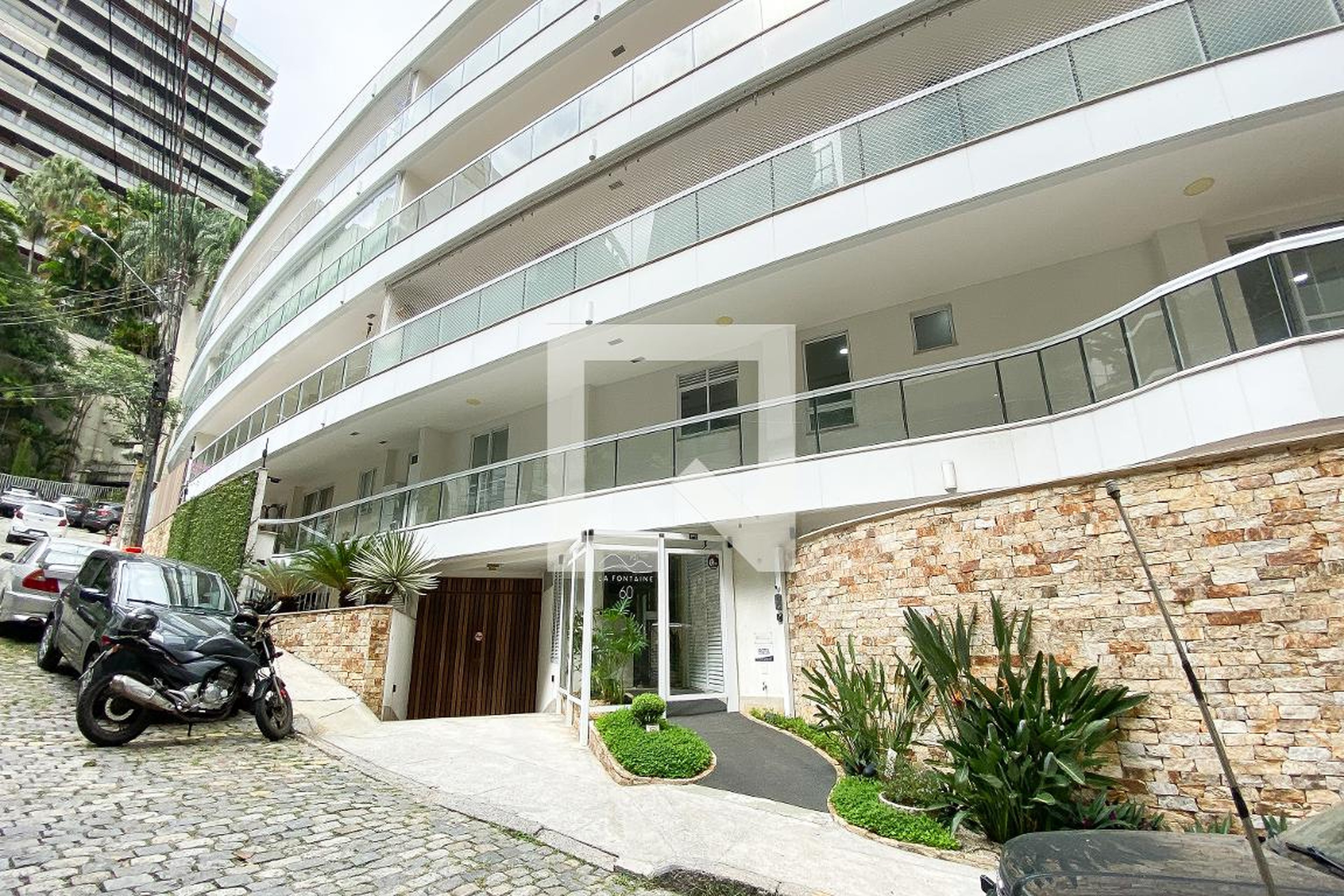 Fachada Condomínio La Fontaine