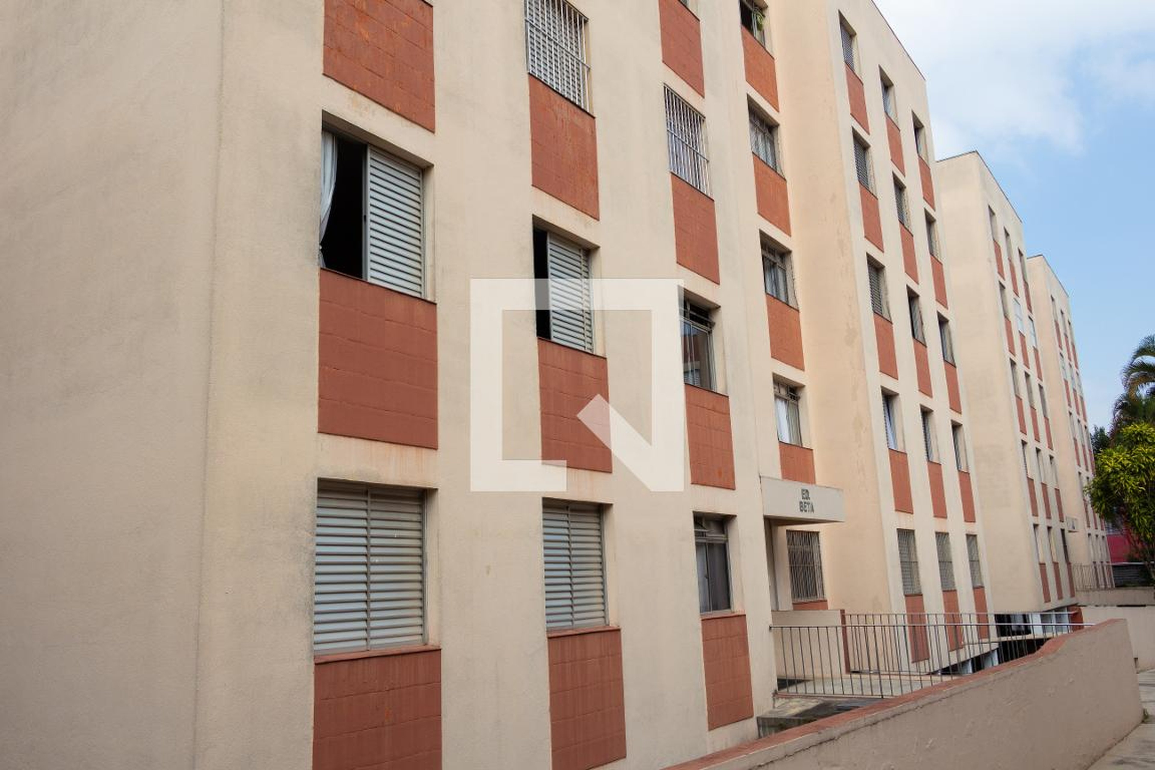 Fachada Condomínio em Rua Eusébio de Paula Marcondes, 1008