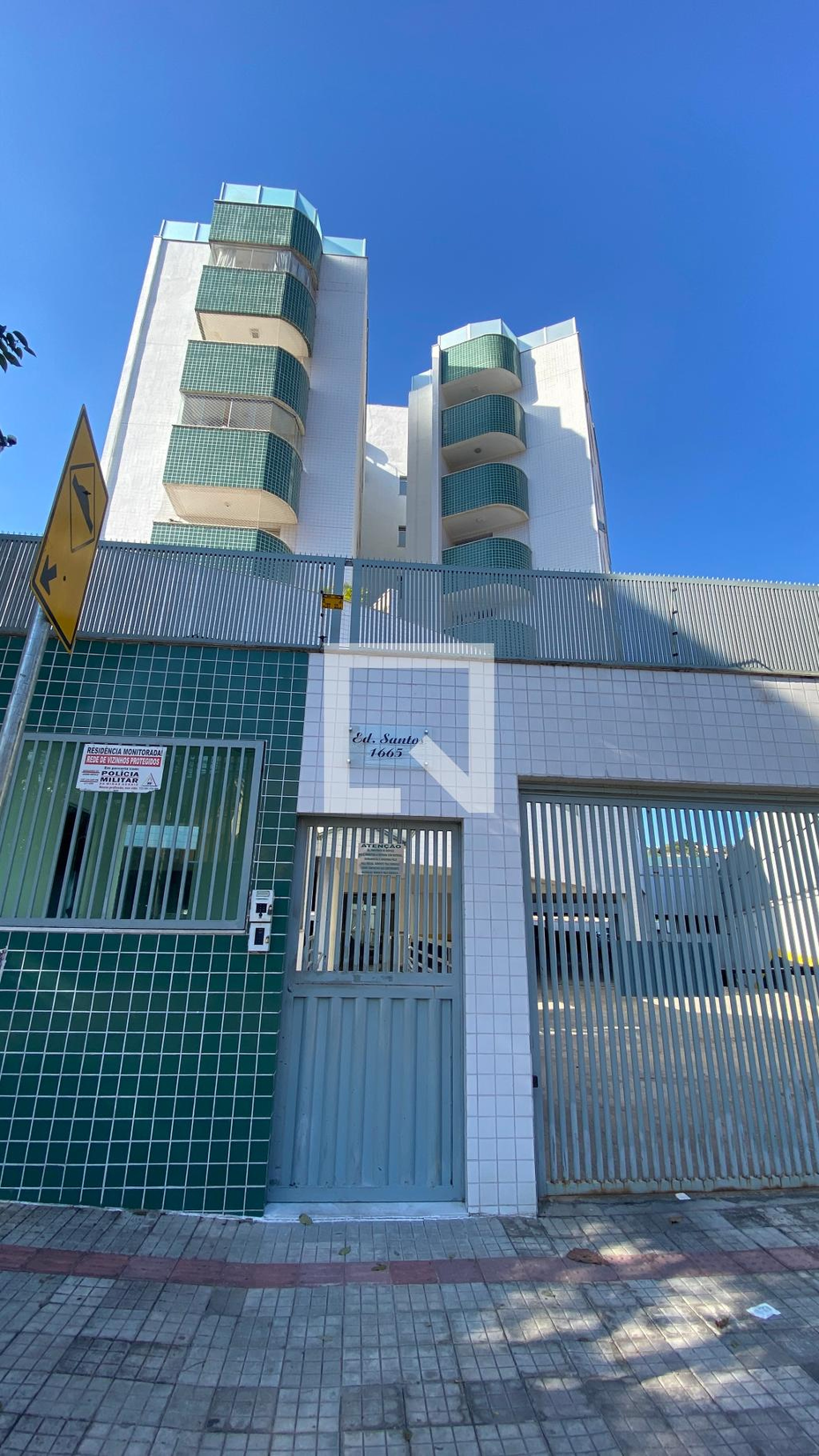 Fachada do Prédio Condomínio em Rua Santos, 1664