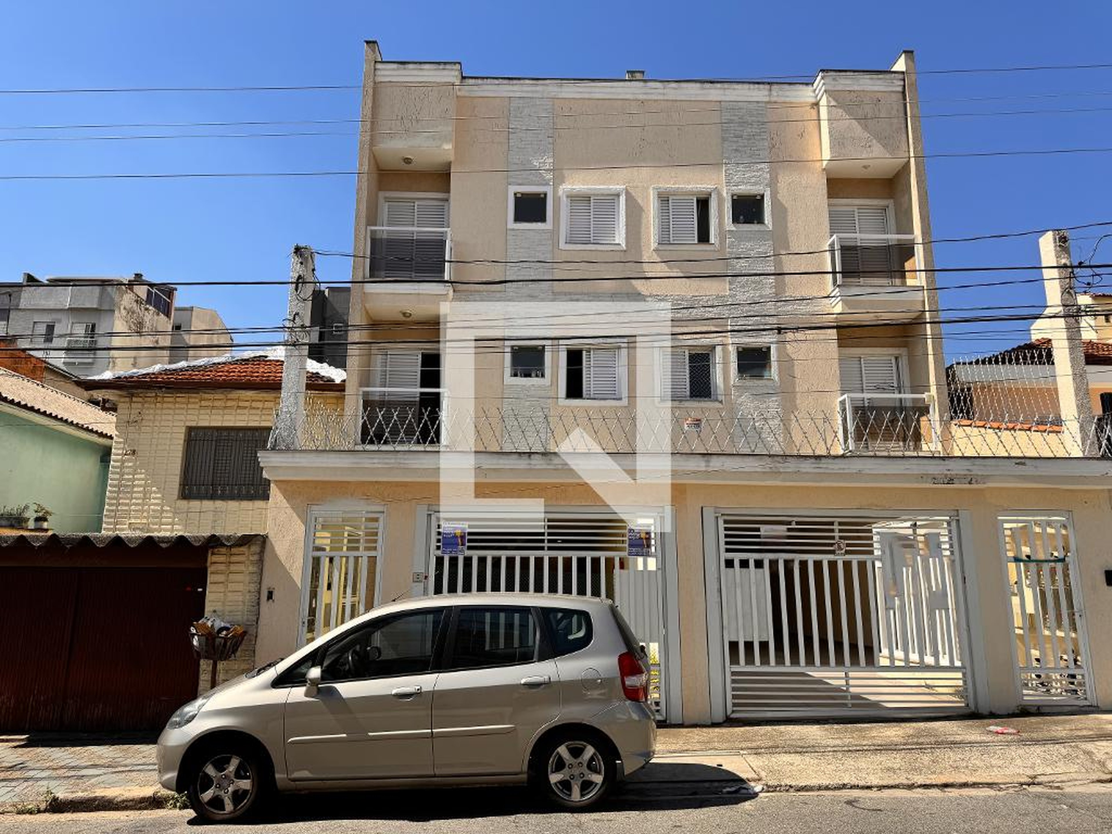 Fachada Condomínio em Rua Laureano, 270