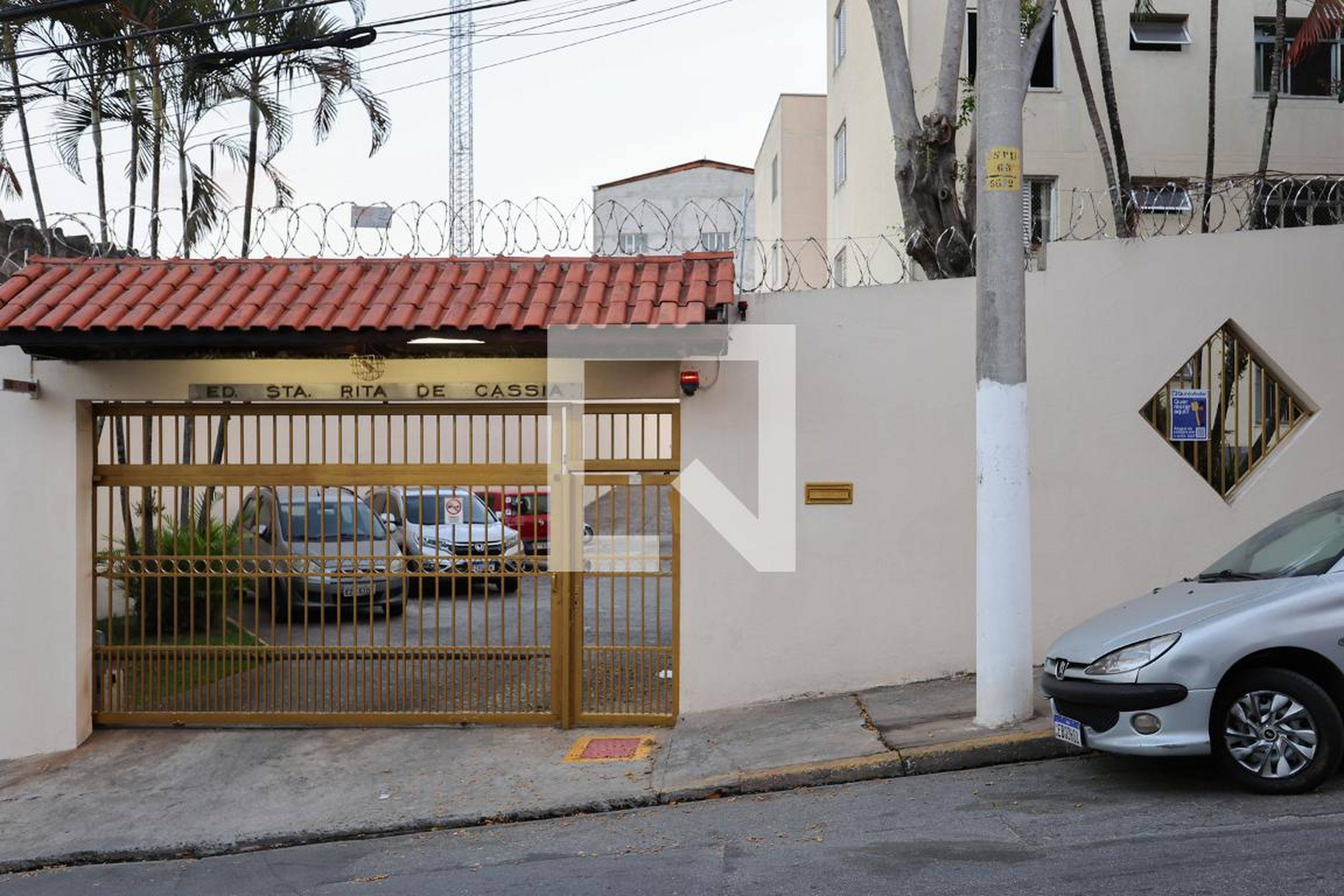 Fachada do condomínio Edifício Santa Rita de Cassia