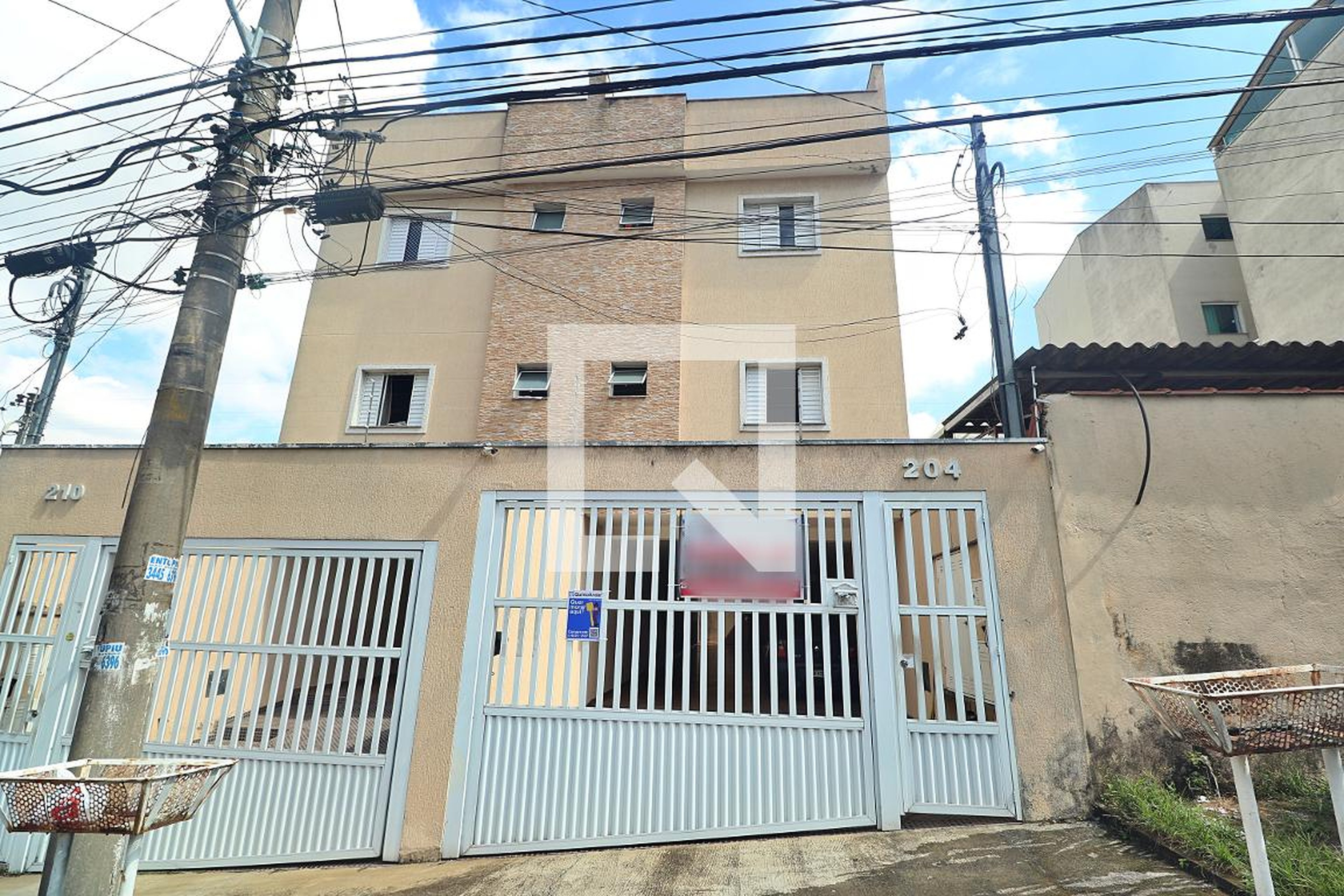 Fachada Condomínio em Rua Osório de Almeida, 204