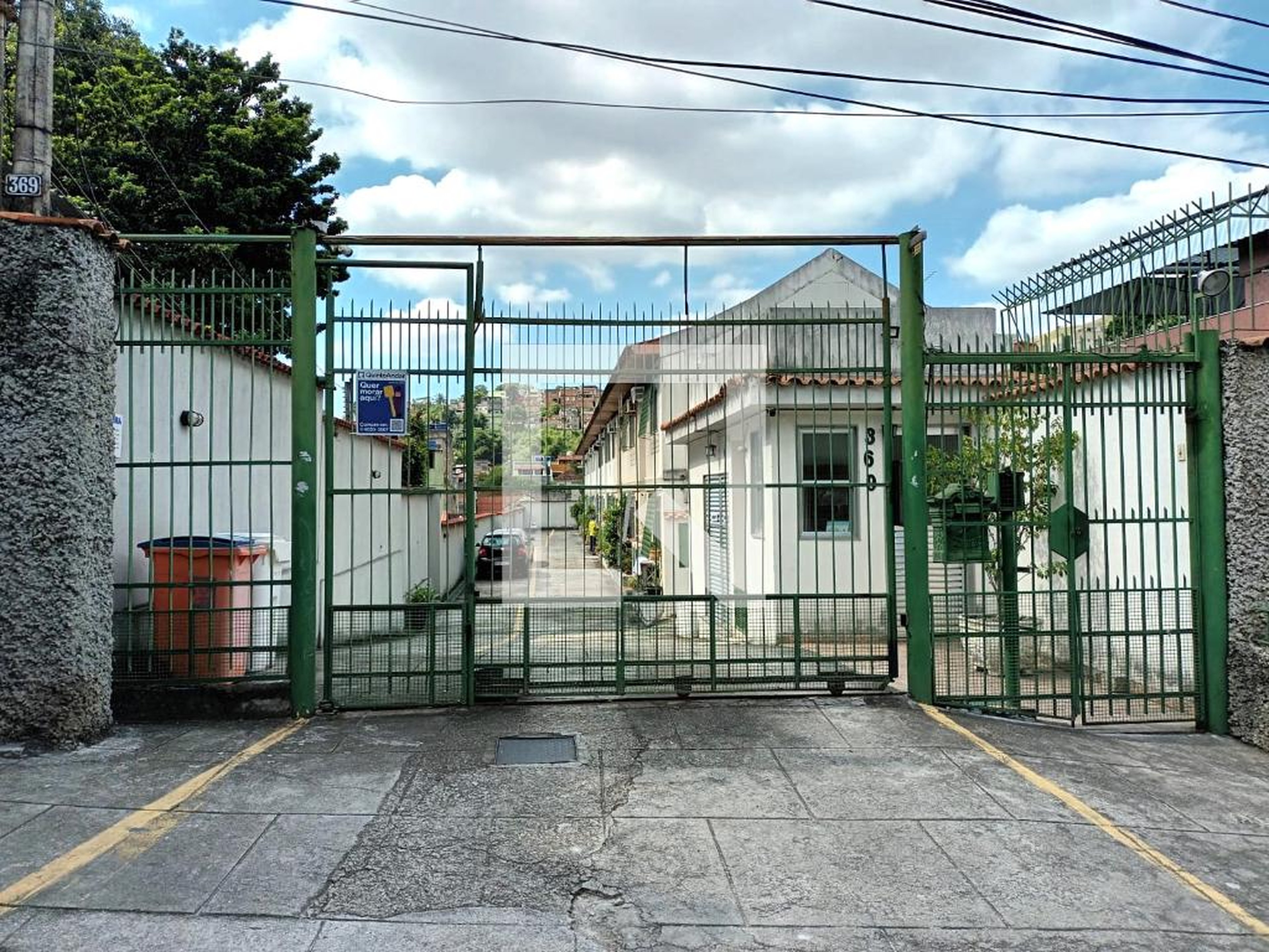 Fachada Condomínio em Rua Venâncio Ribeiro, 369