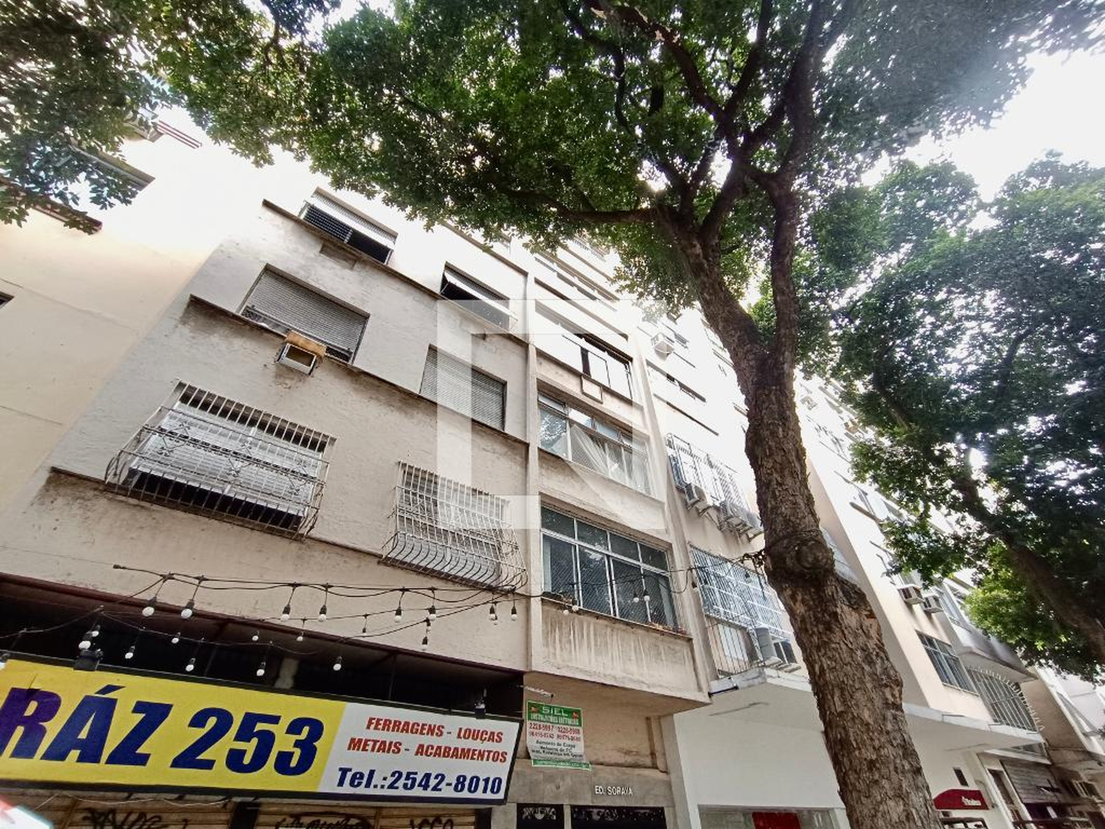 Fachada Condomínio em Rua Barata Ribeiro, 253