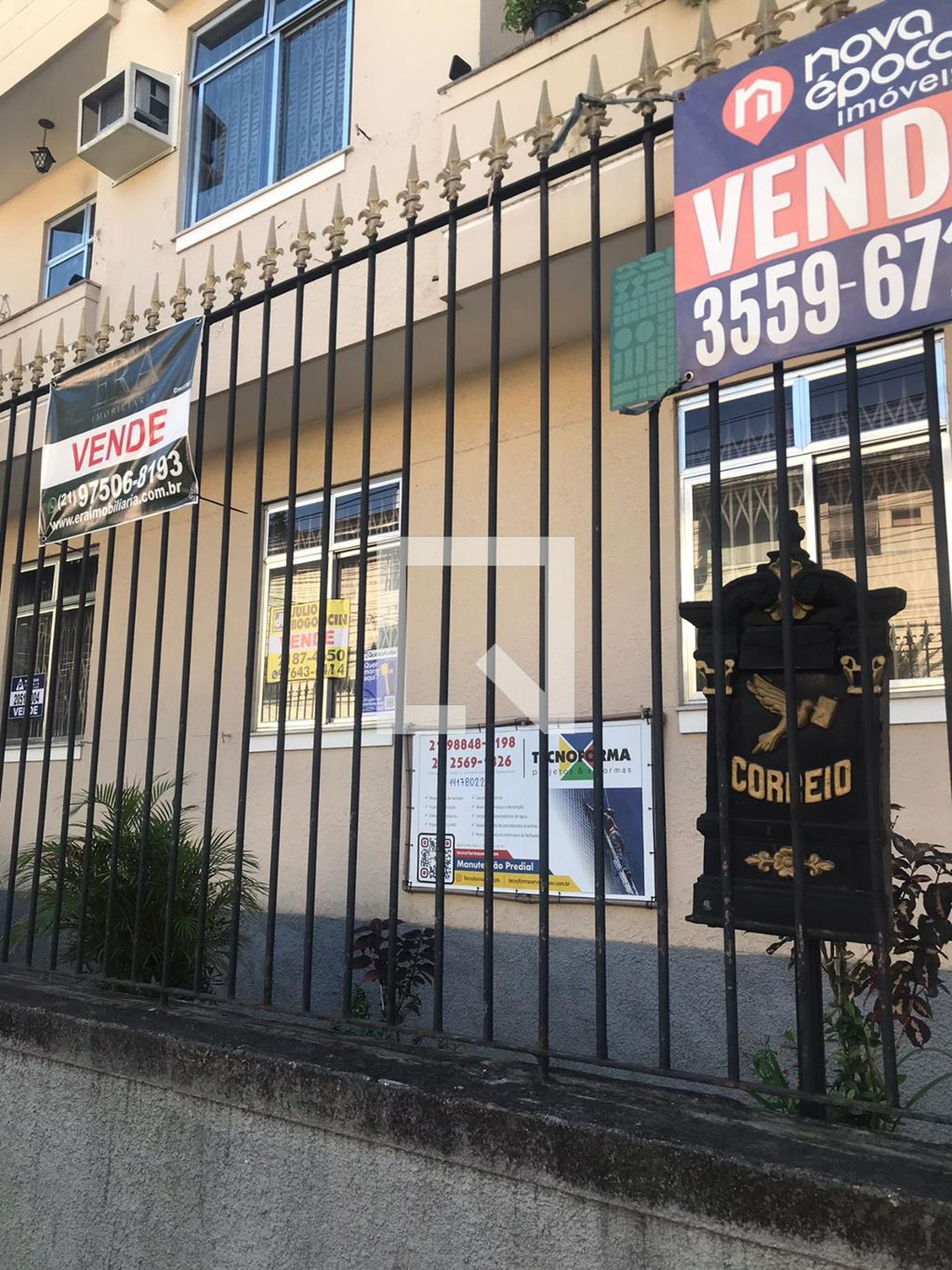 Fachada do Prédio Condomínio em Rua do Bispo, 140