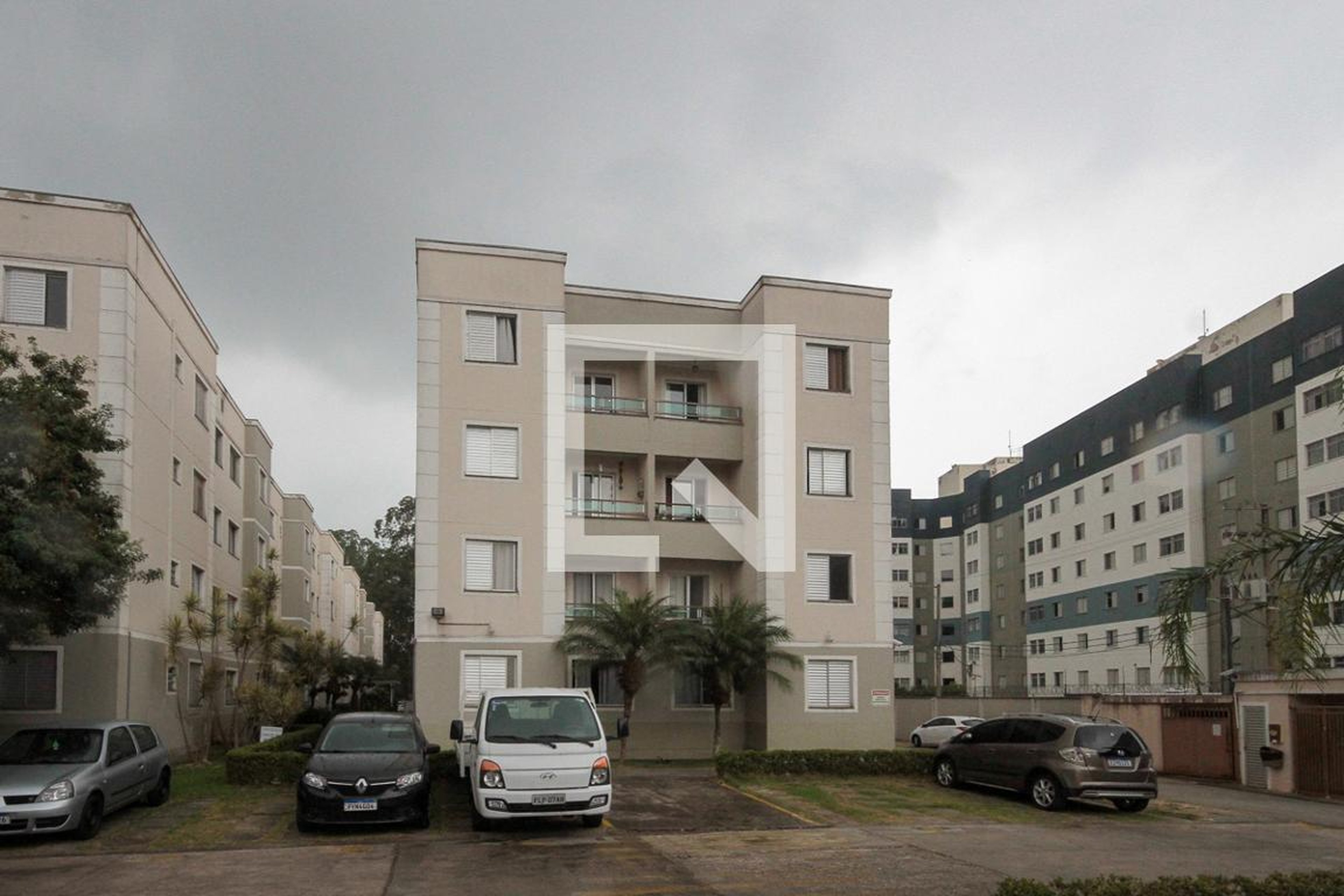 Fachada Condomínio em Rua Aveleda, 83