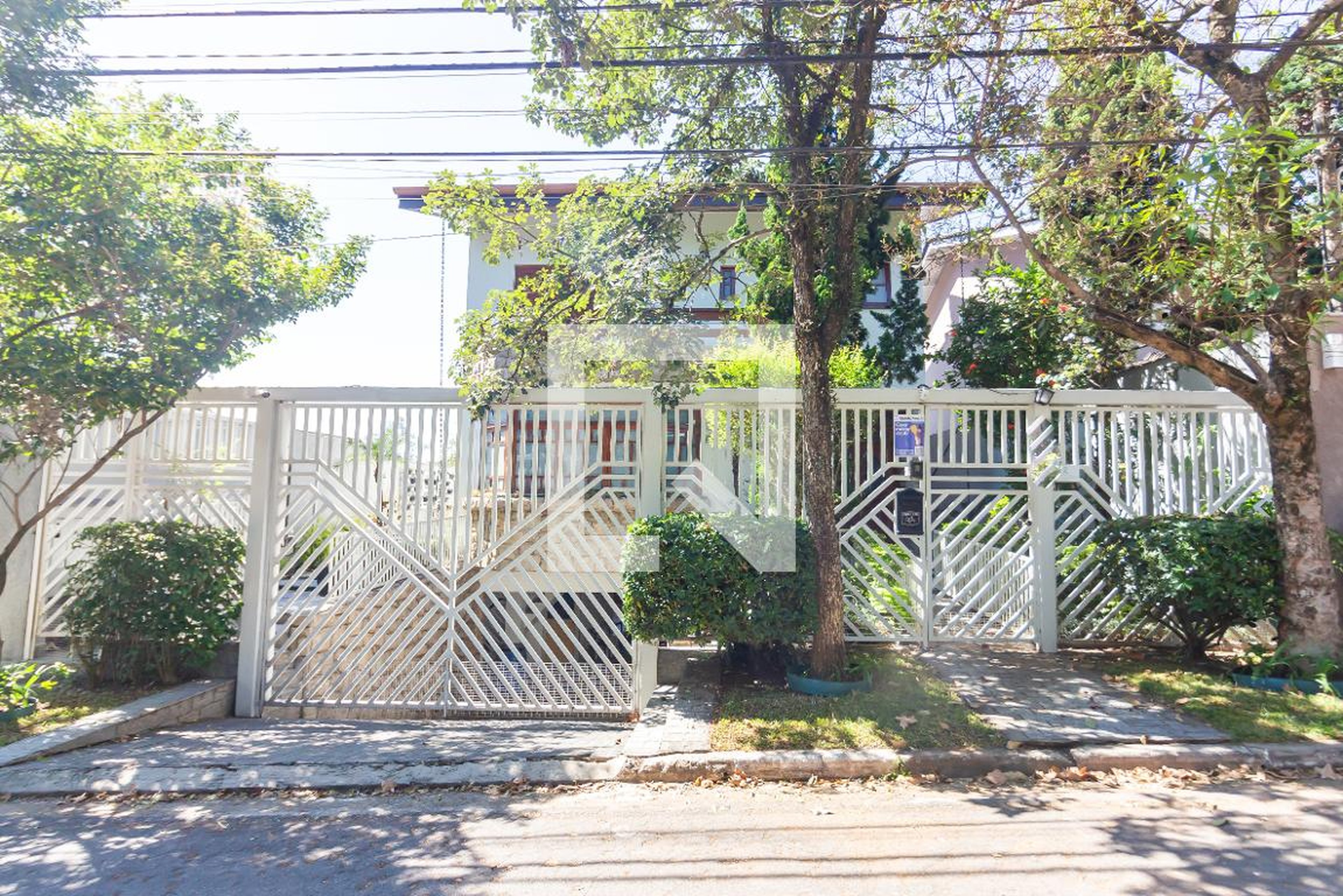 Fachada Condomínio em Rua Rosa Broseghini, 396