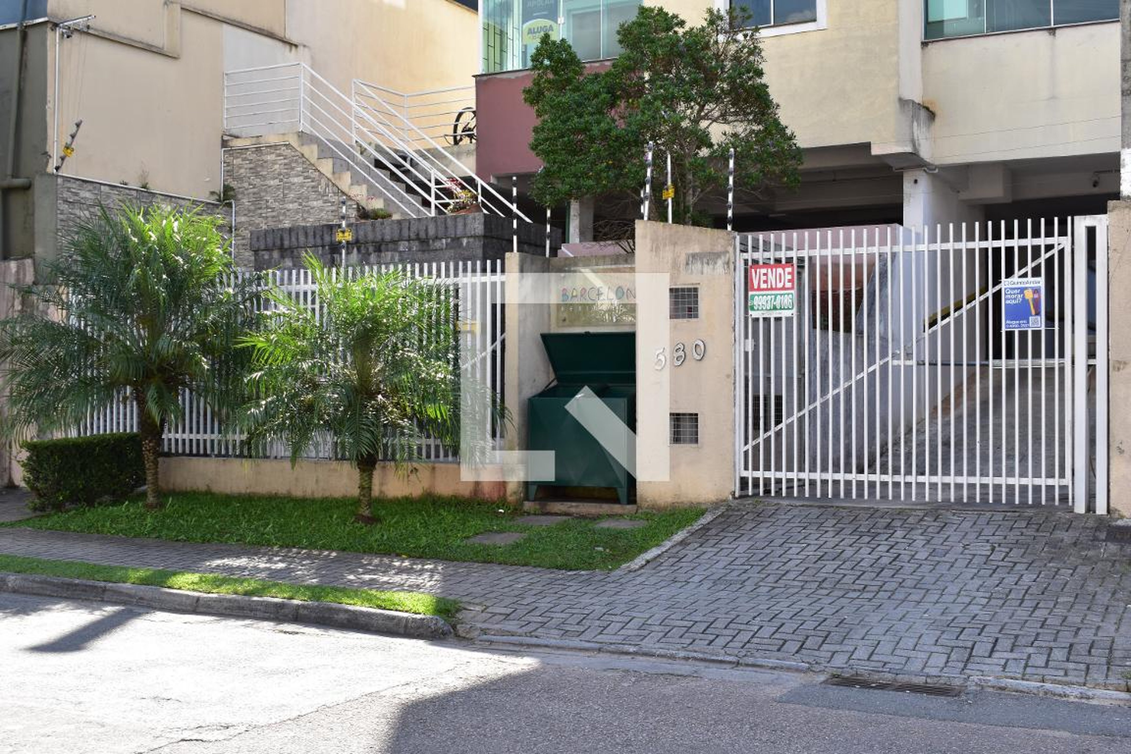Fachada do condomínio Condomínio em Rua Abrão Winter, 580