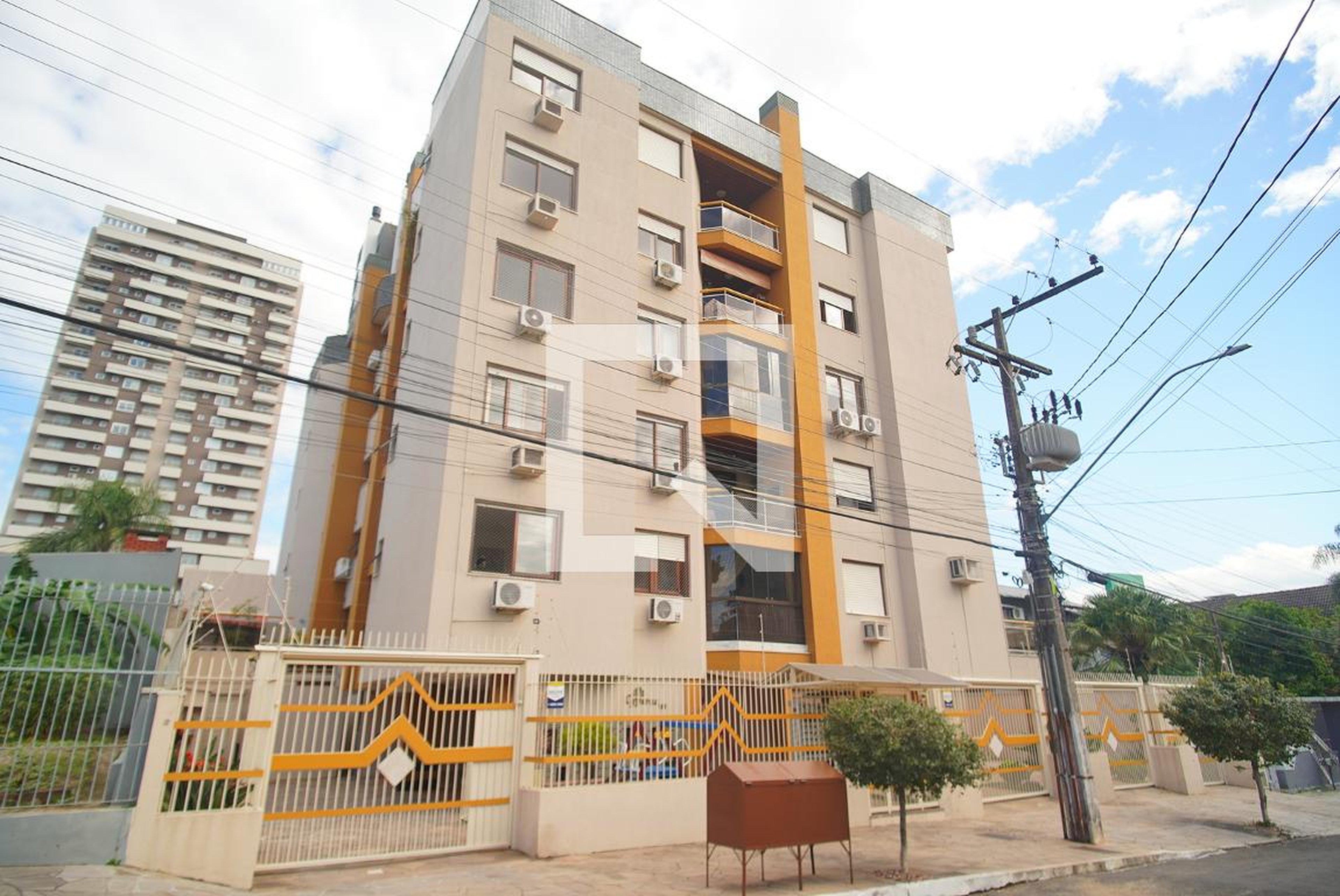 Fachada Condomínio em Rua Juíz de Fora, 191