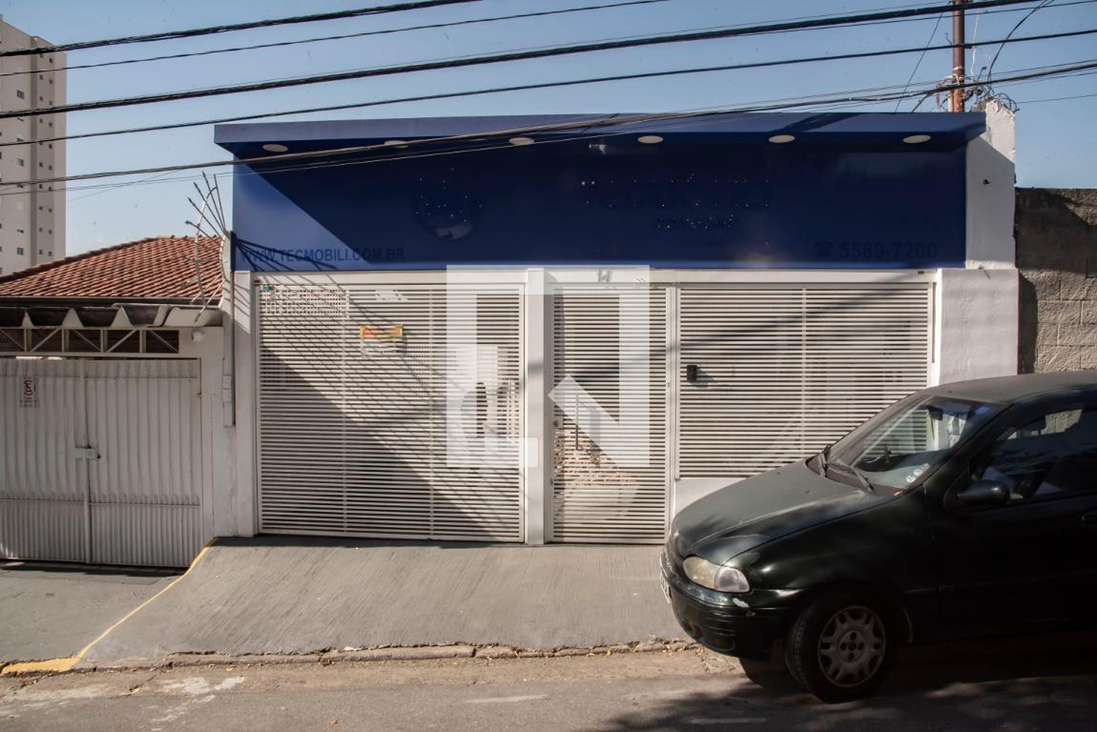 Fachada do condomínio Condomínio em Rua Nelo Viviani, 14